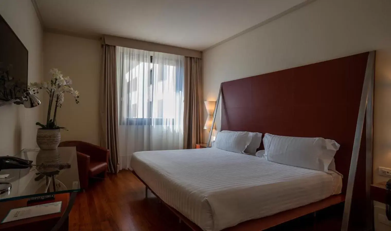 Bedroom, Bed in Hilton Garden Inn Florence Novoli