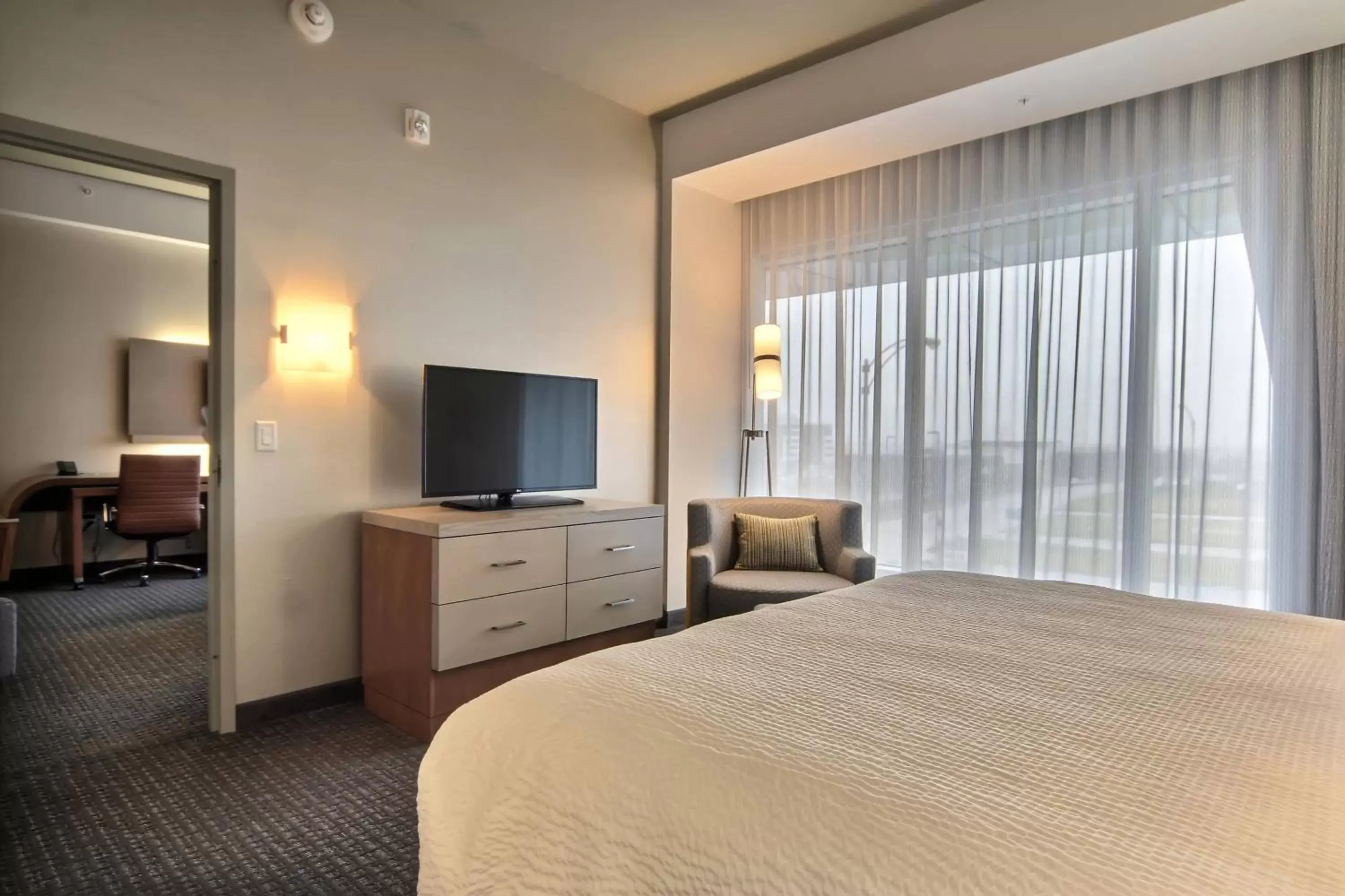 Bedroom, Bed in Courtyard by Marriott Quebec City