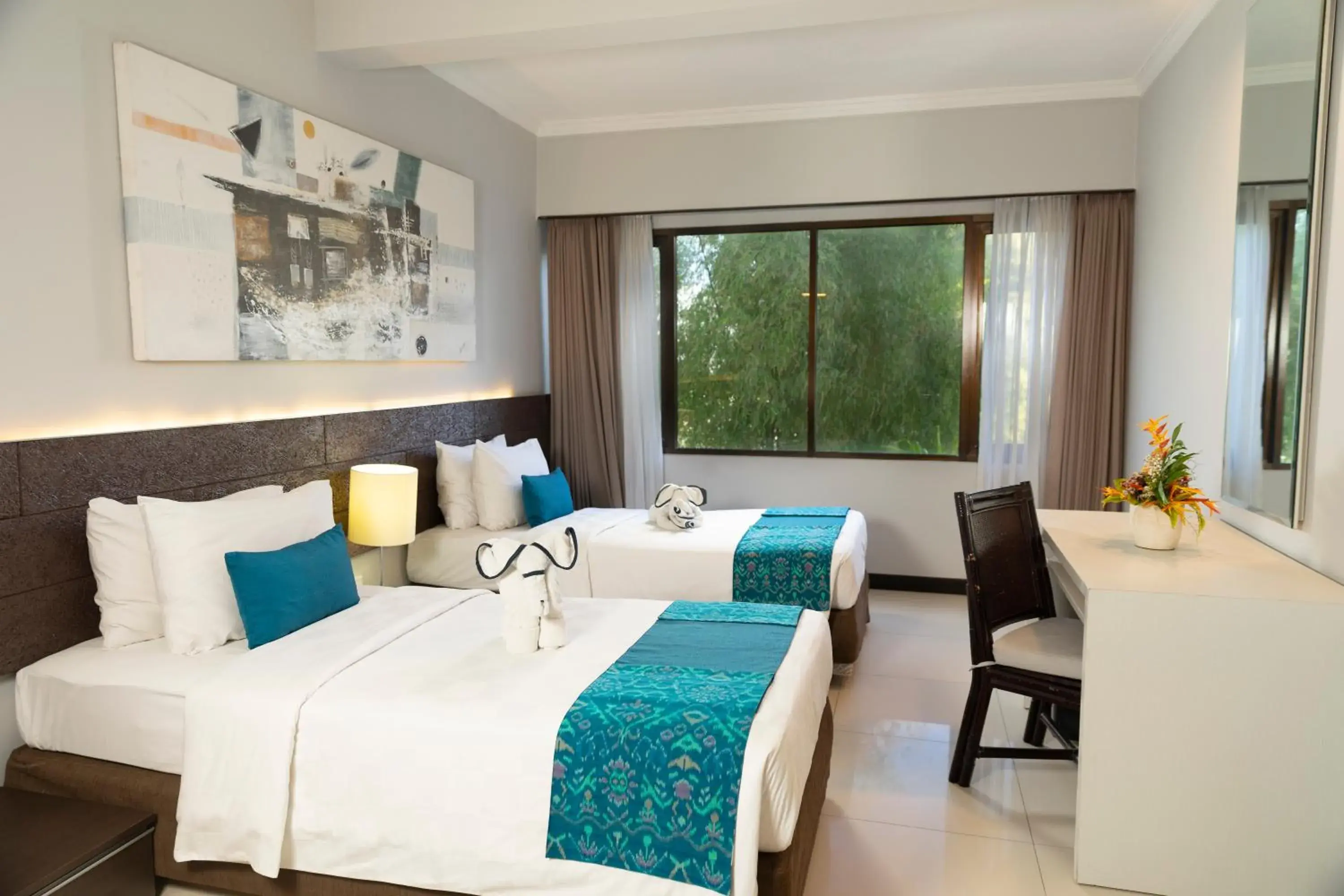 Photo of the whole room in Prime Plaza Suites Sanur – Bali