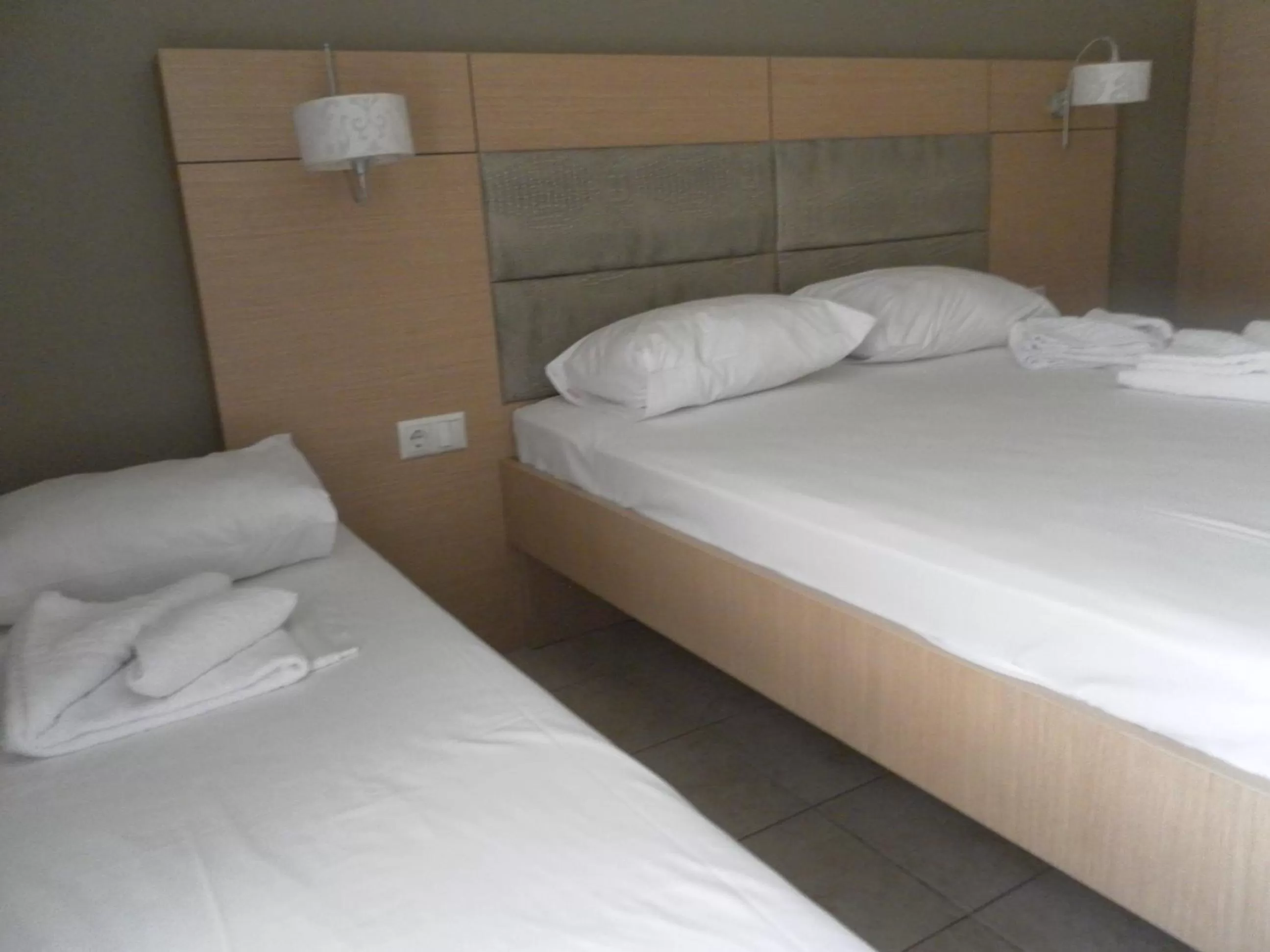 Bedroom, Bed in Esperia