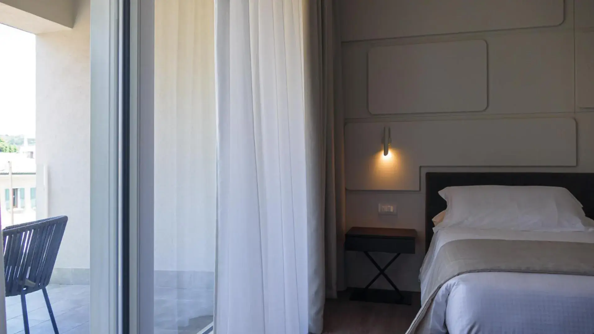 Bedroom, Bed in Solho Hotel