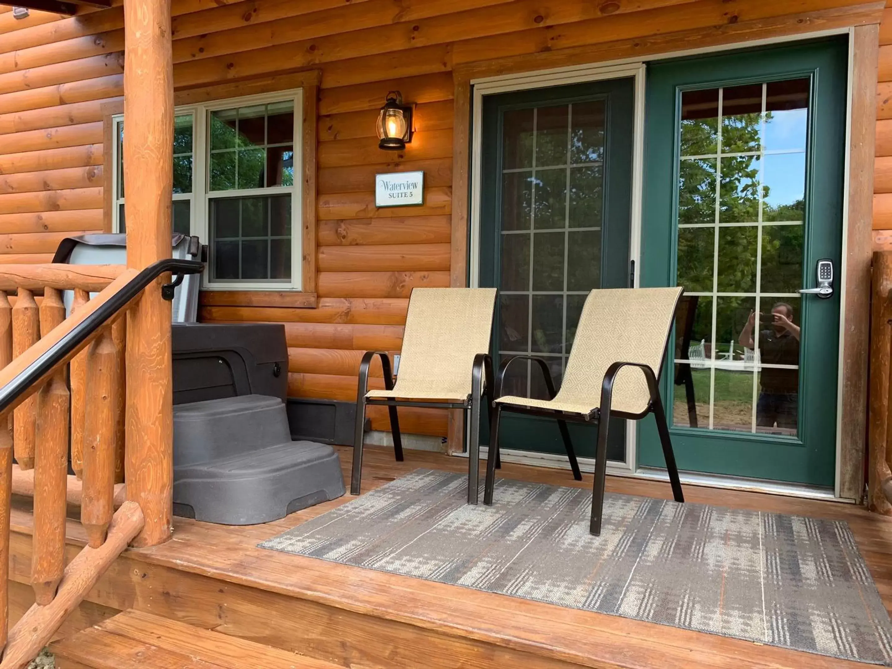 Facade/entrance in Waterview Lodge by Amish Country Lodging