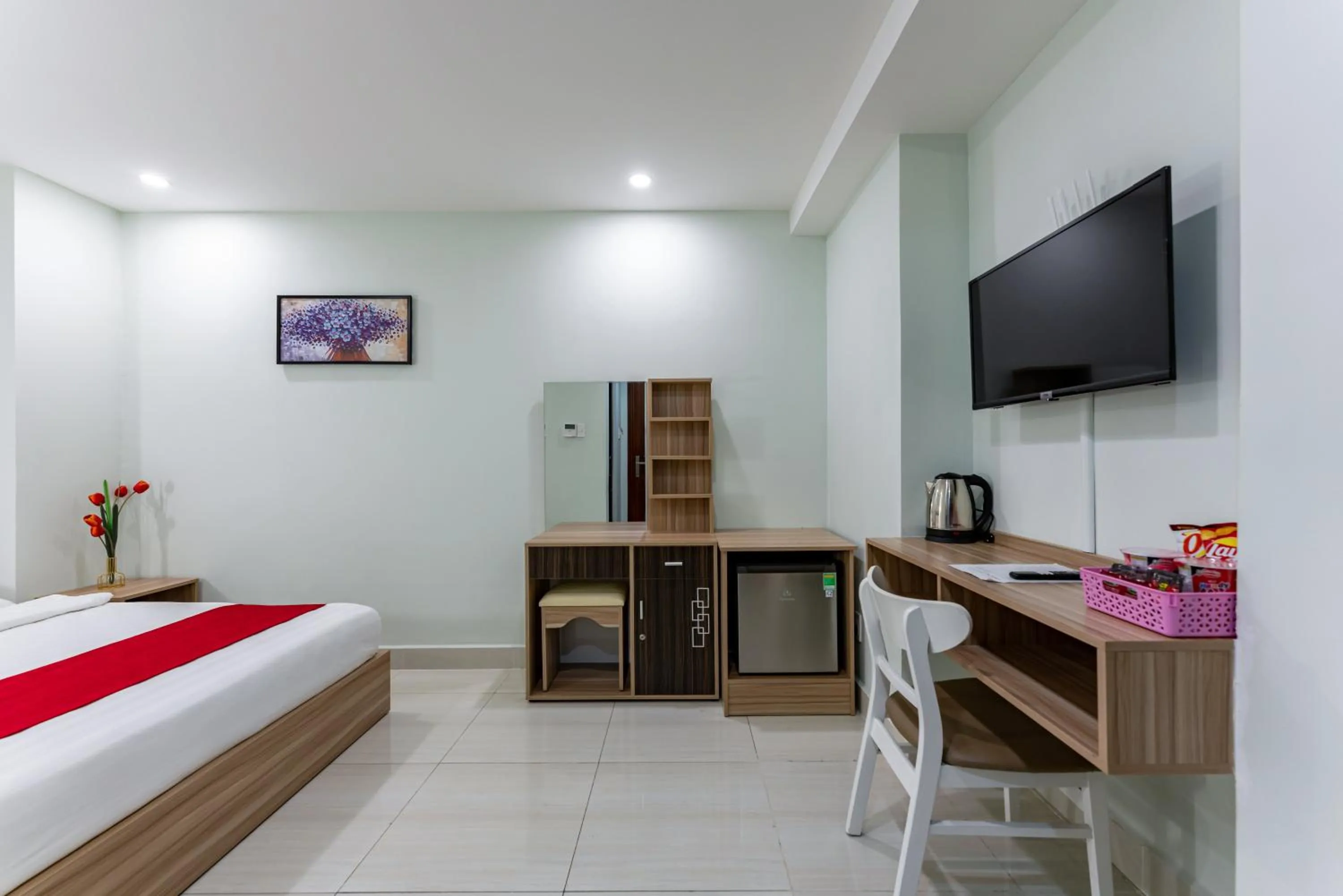 TV and multimedia, Bed in Cherry Hotel and Apartment