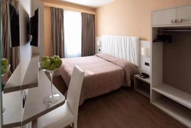 Bedroom, Bed in Hotel Enrichetta