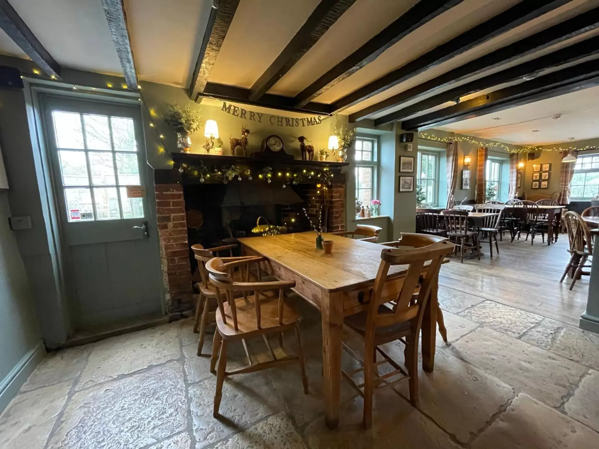 Lounge or bar, Restaurant/Places to Eat in The Windmill Inn