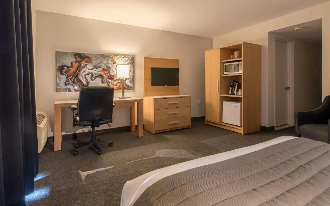 Photo of the whole room, Bed in Hotel de la Rive