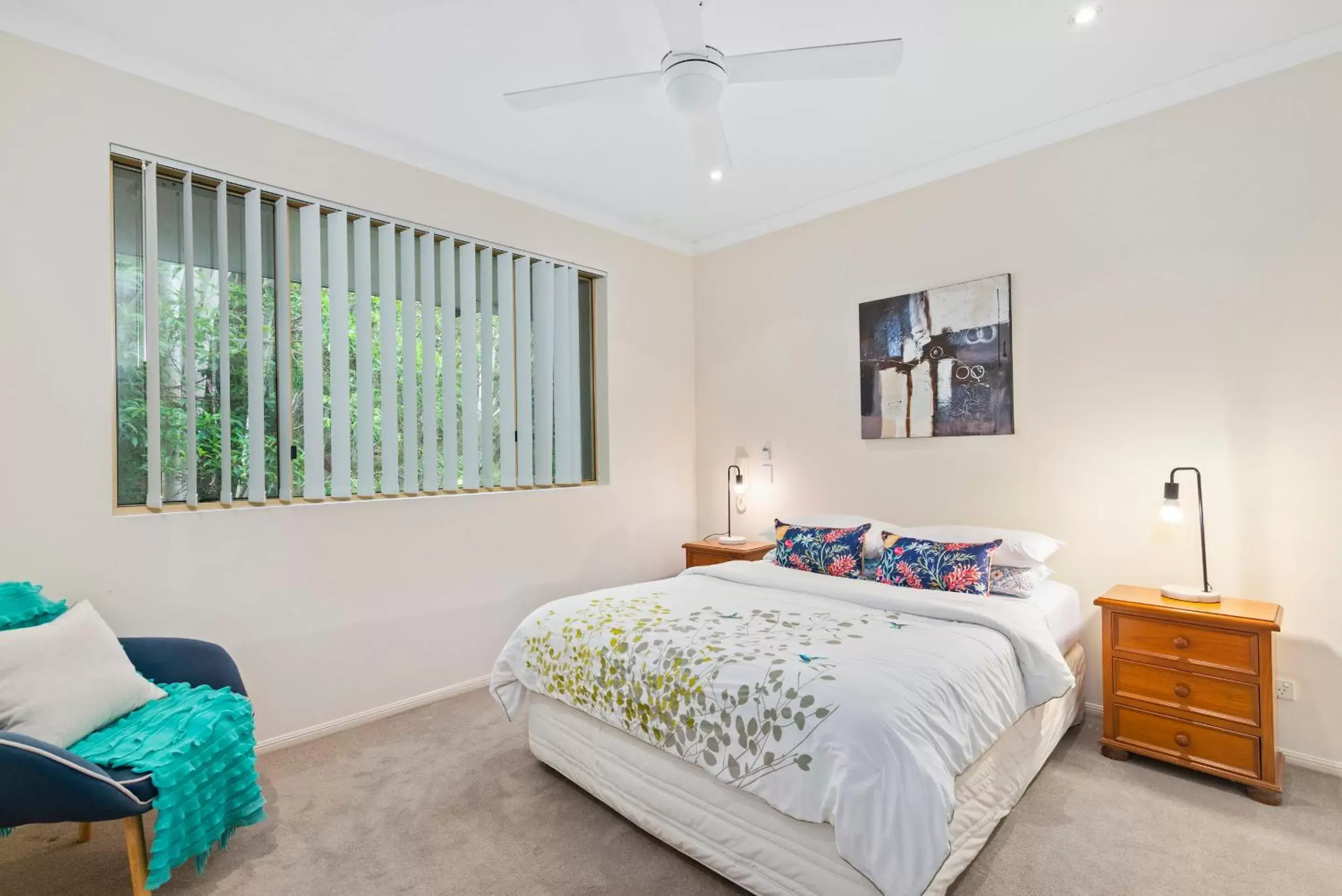 Bedroom, Bed in Little Cove Currumbin