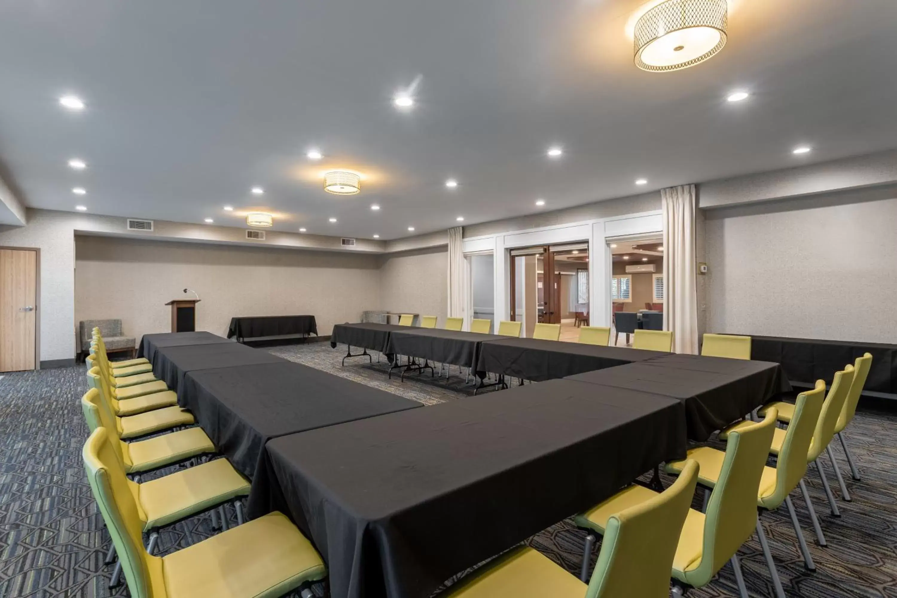 Meeting/conference room in Holiday Inn Express Annapolis East-Kent Island, an IHG Hotel
