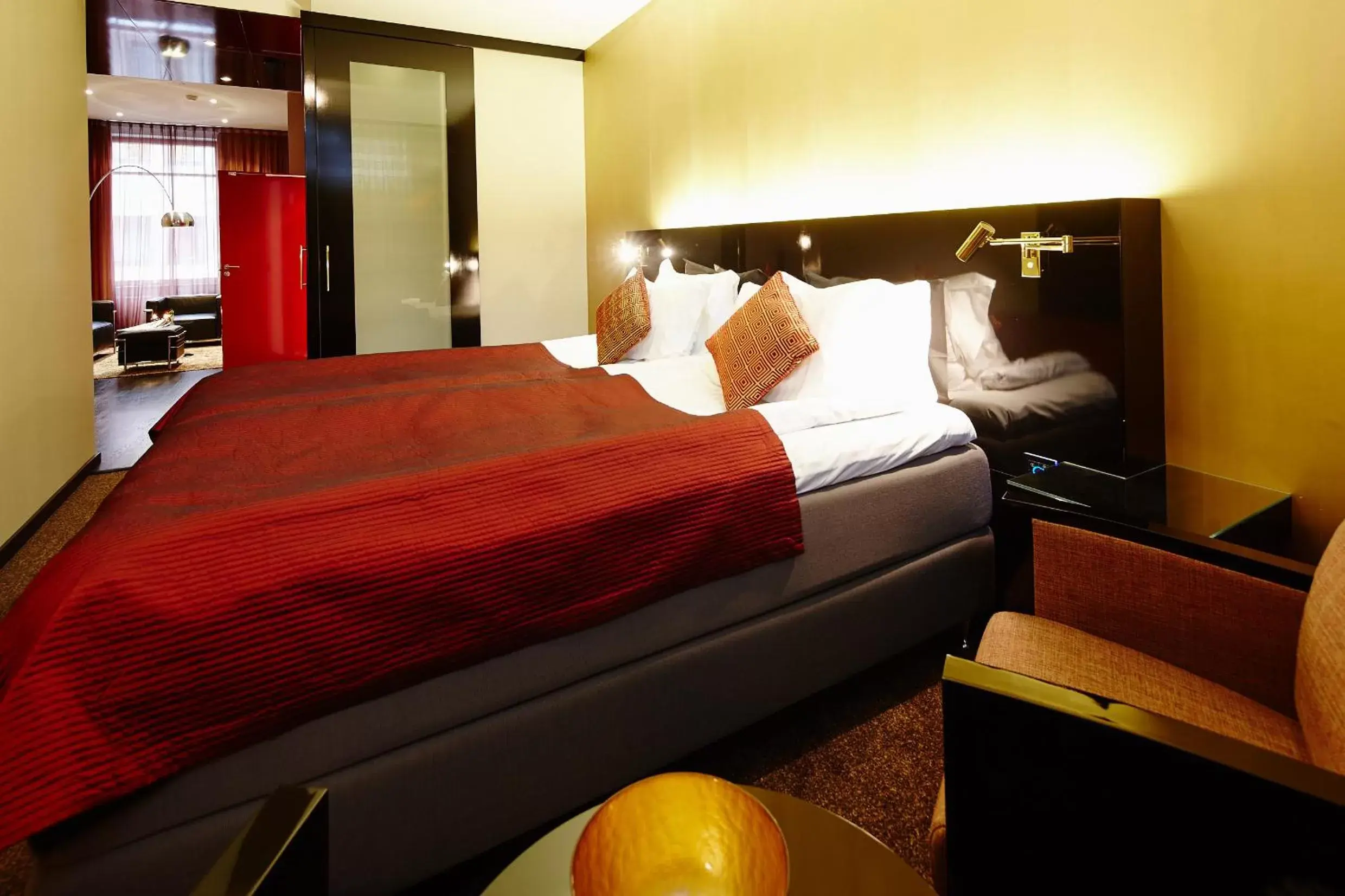 Bed in ProfilHotels Savoy