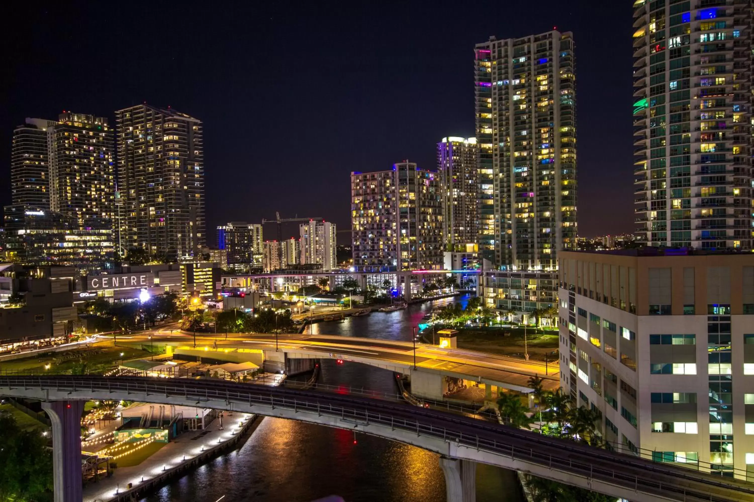 Property building in Comfort Inn & Suites Downtown Brickell-Port of Miami