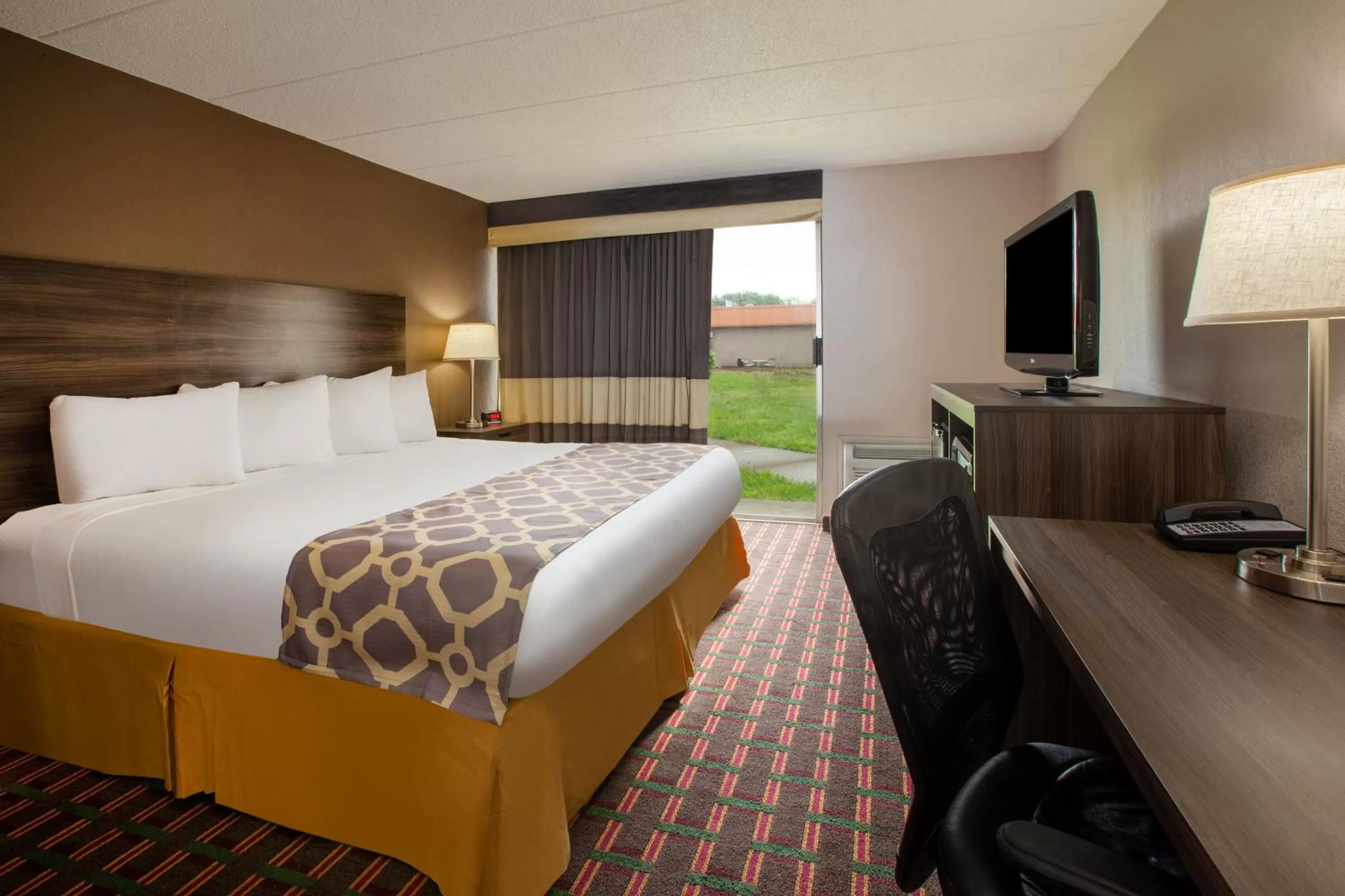 Bed in Baymont by Wyndham Northwood