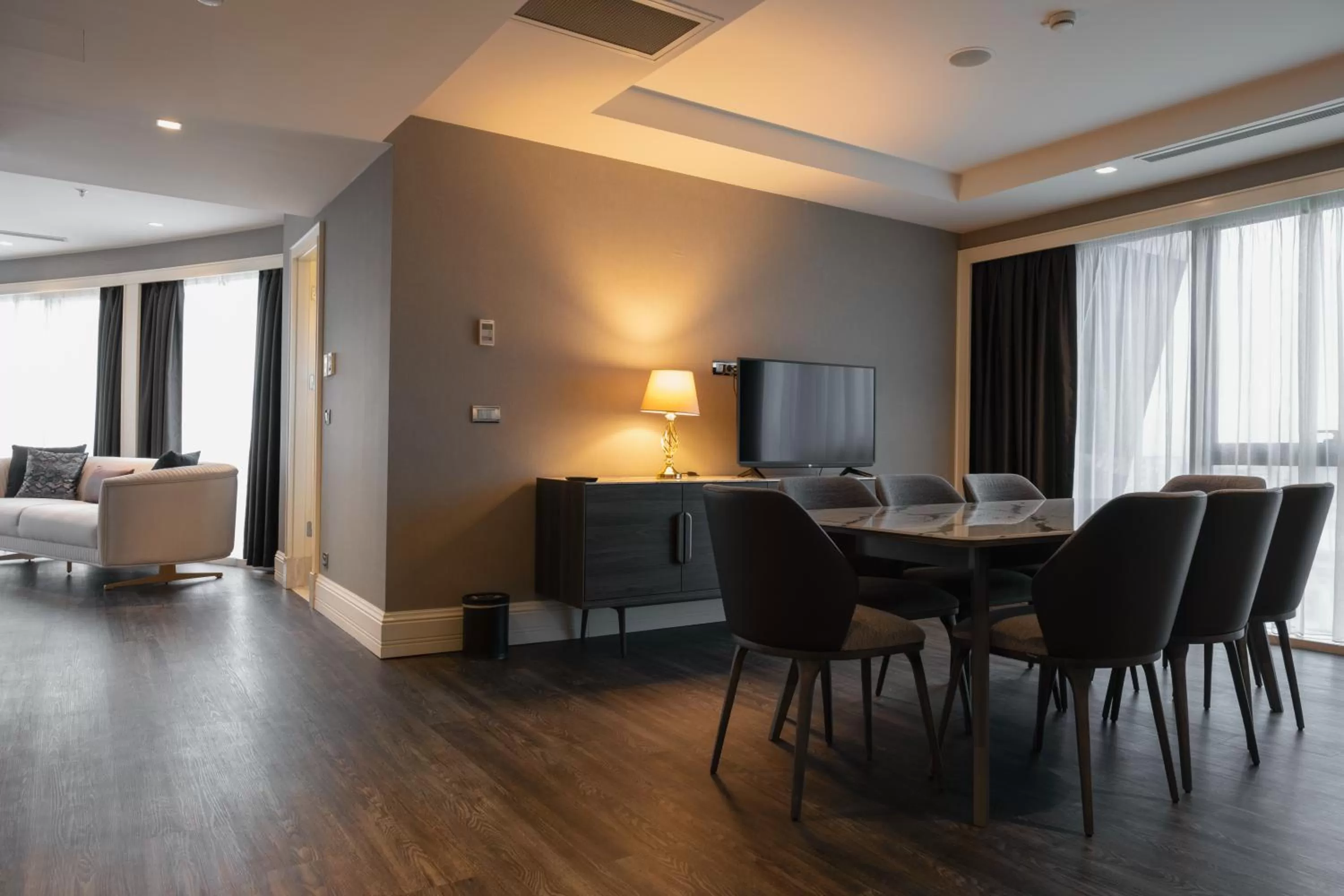 Dining Area in Windsor Hotel & Convention Center Istanbul