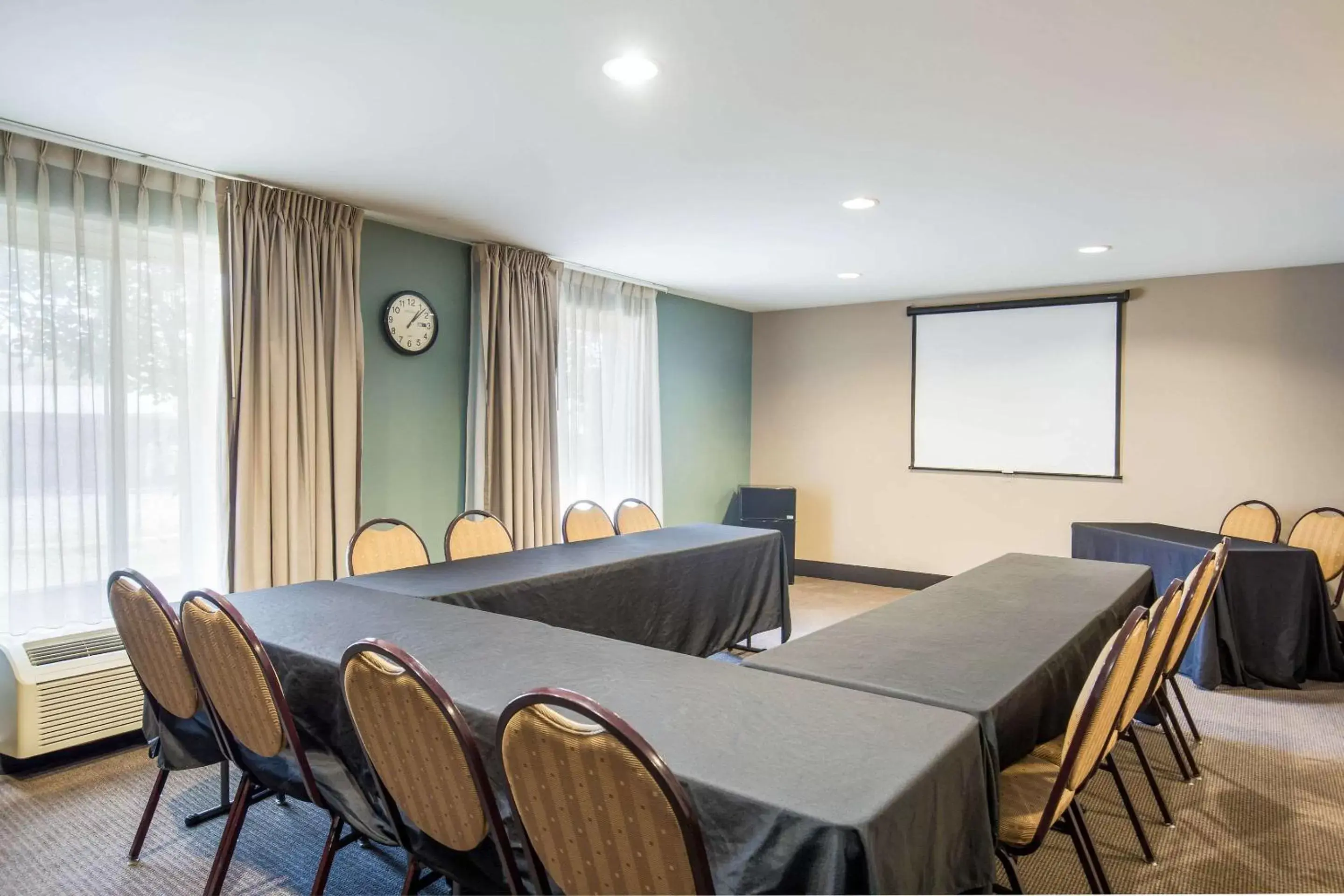 Meeting/conference room in Sleep Inn & Suites Scranton Dunmore