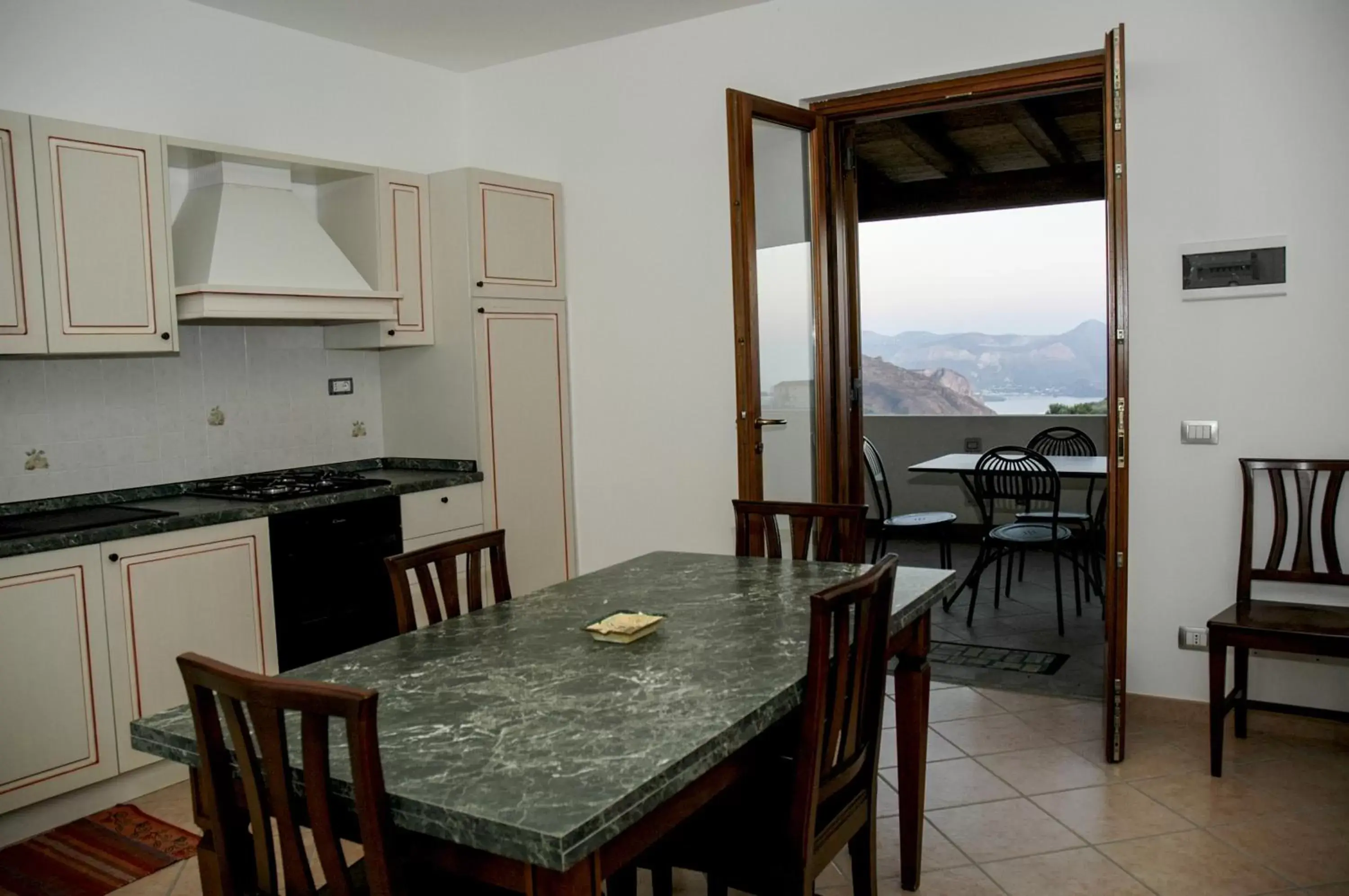 Photo of the whole room, Dining Area in Eolian Residence