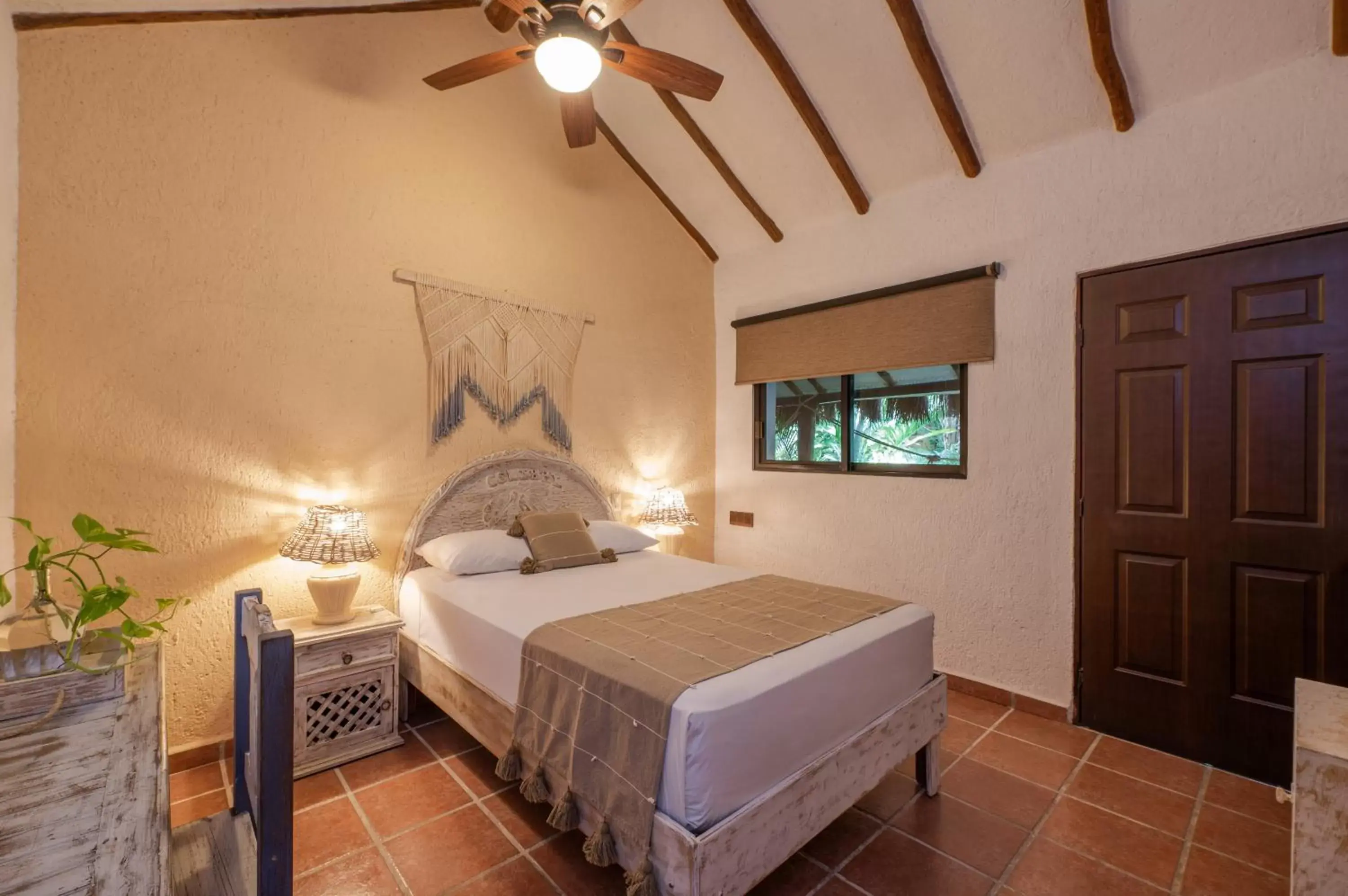 Photo of the whole room, Bed in Hotel Colibri Beach