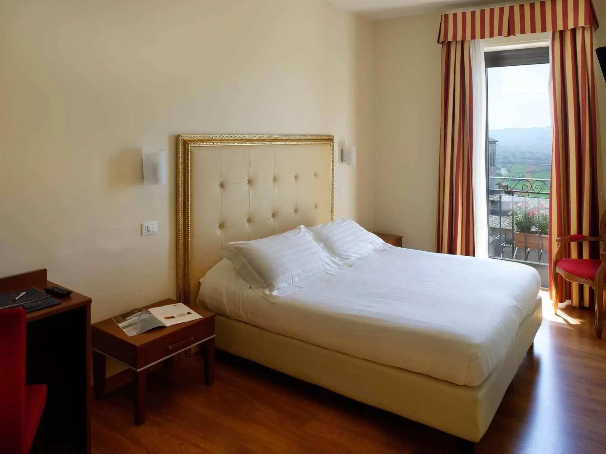 Balcony/Terrace, Bed in Giotto Hotel & Spa