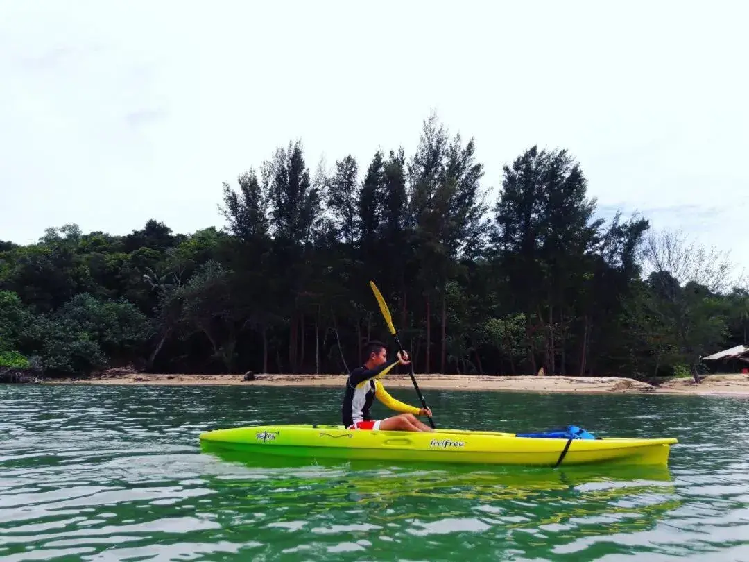 Activities, Canoeing in Palm Beach Resort & Spa