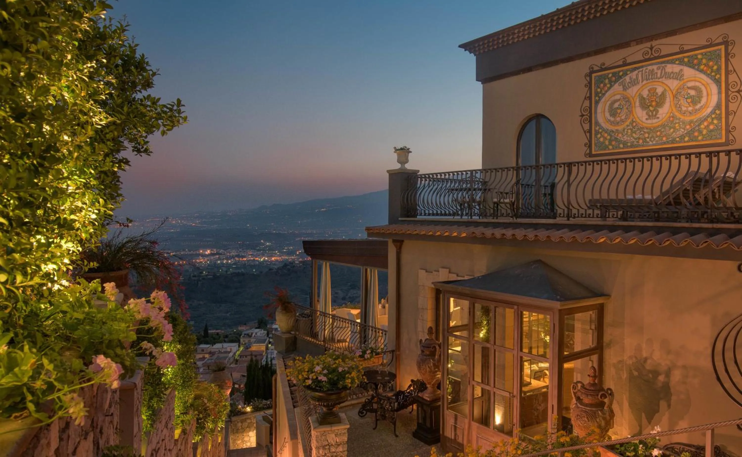Facade/entrance in Hotel Villa Ducale