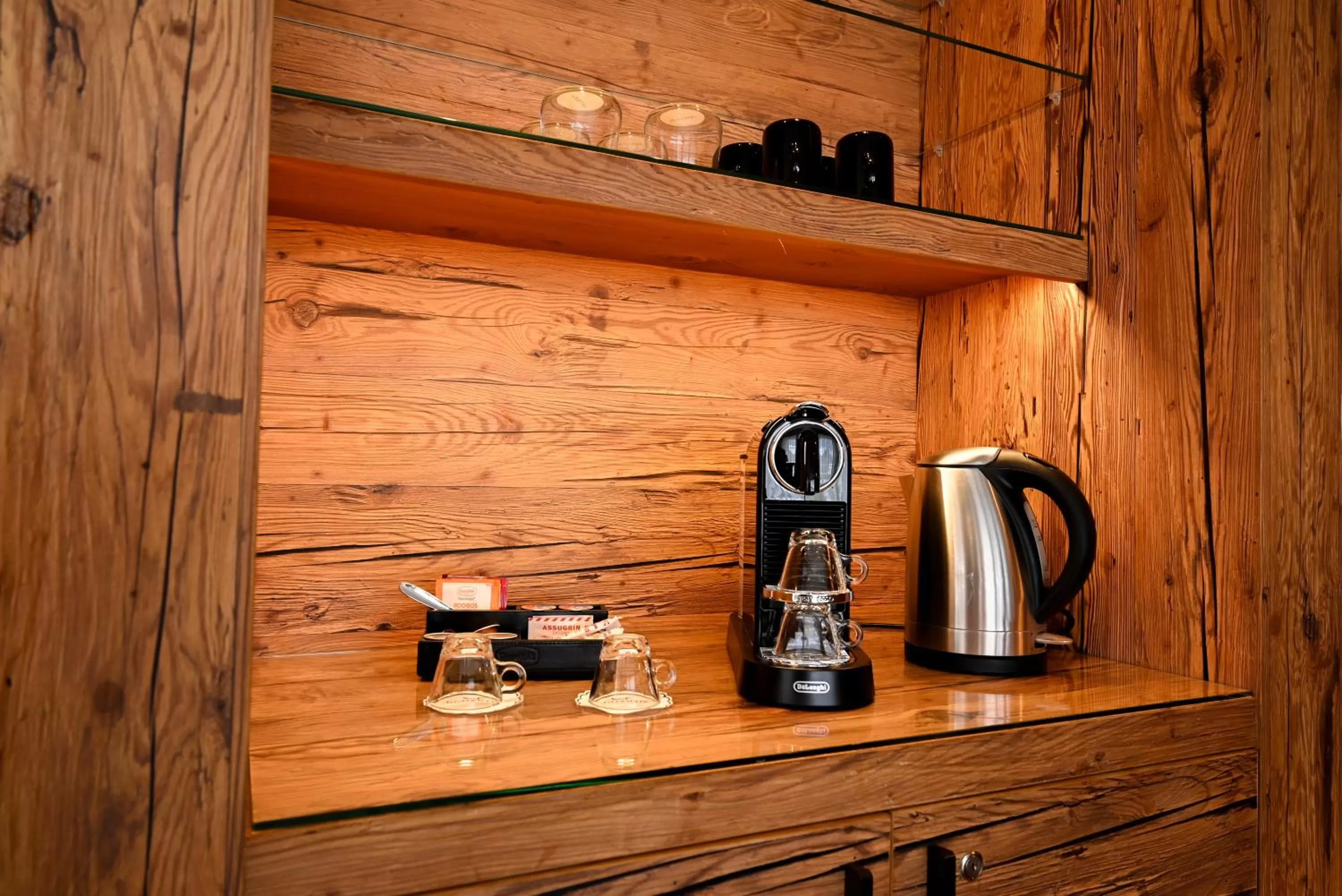 Coffee/tea facilities in Romantik Hotel Schweizerhof