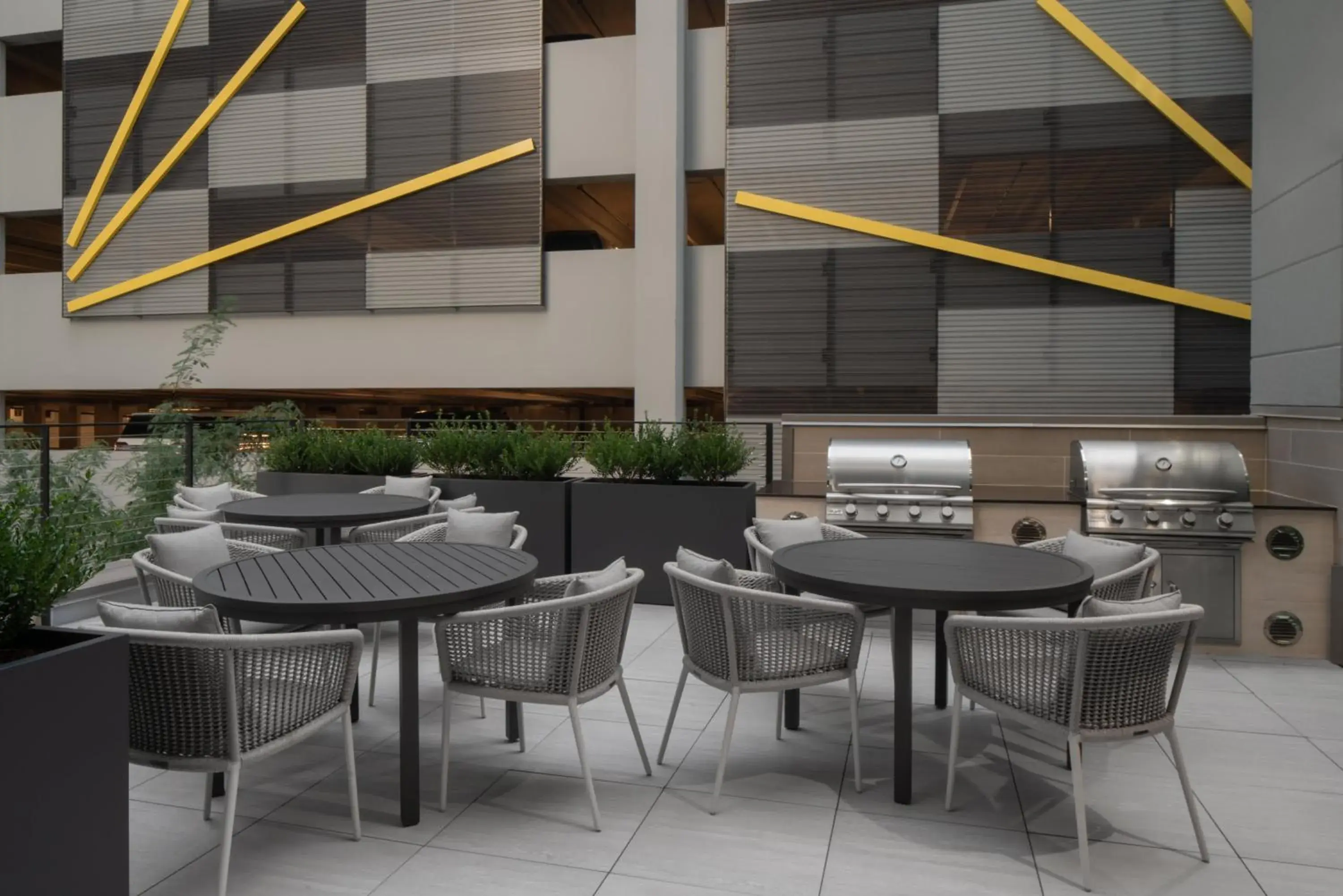 Balcony/Terrace, Restaurant/Places to Eat in Homewood Suites By Hilton Charlotte Uptown First Ward