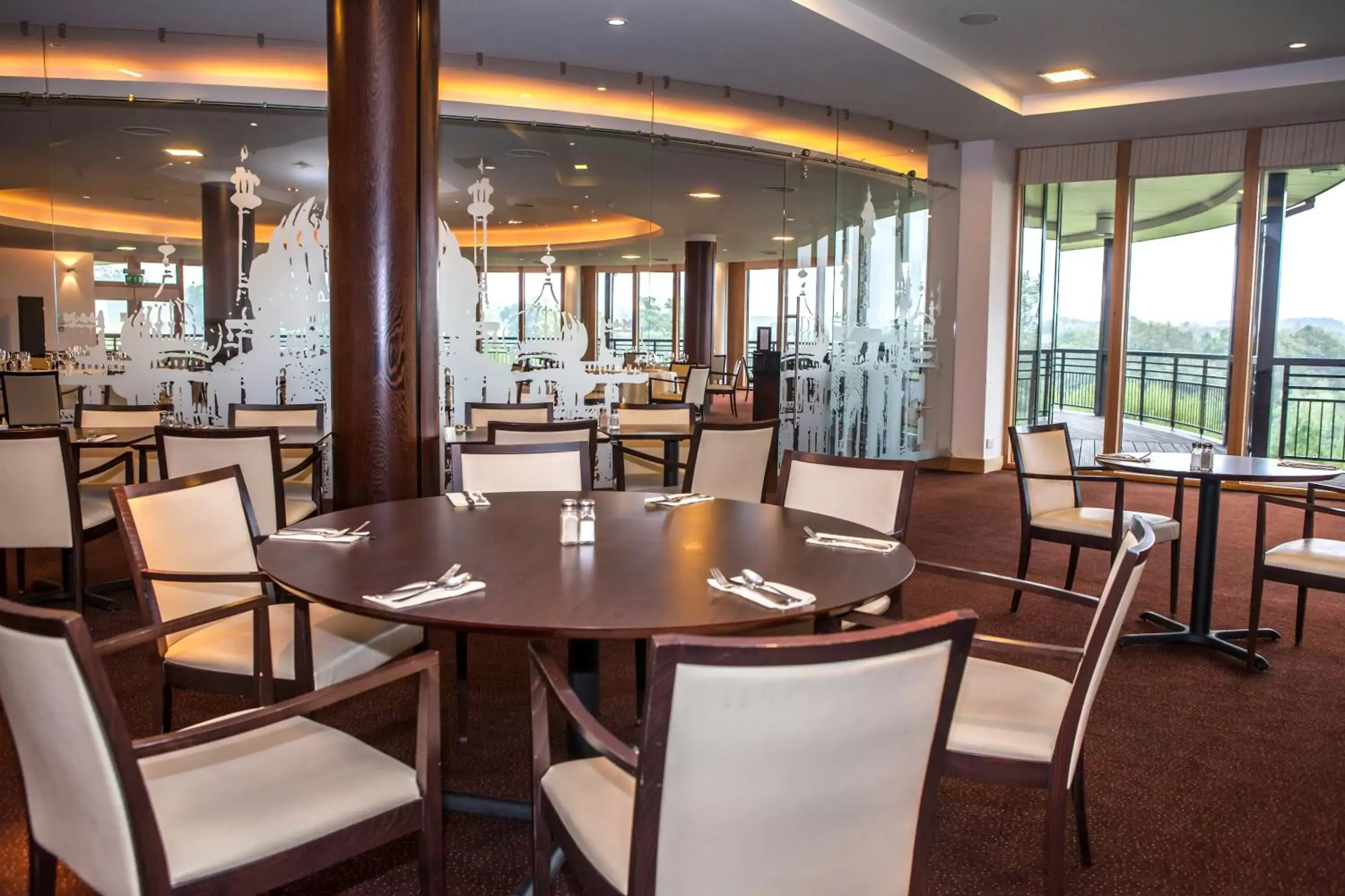 Restaurant/places to eat, Lounge/Bar in East Sussex National Hotel, Golf Resort & Spa
