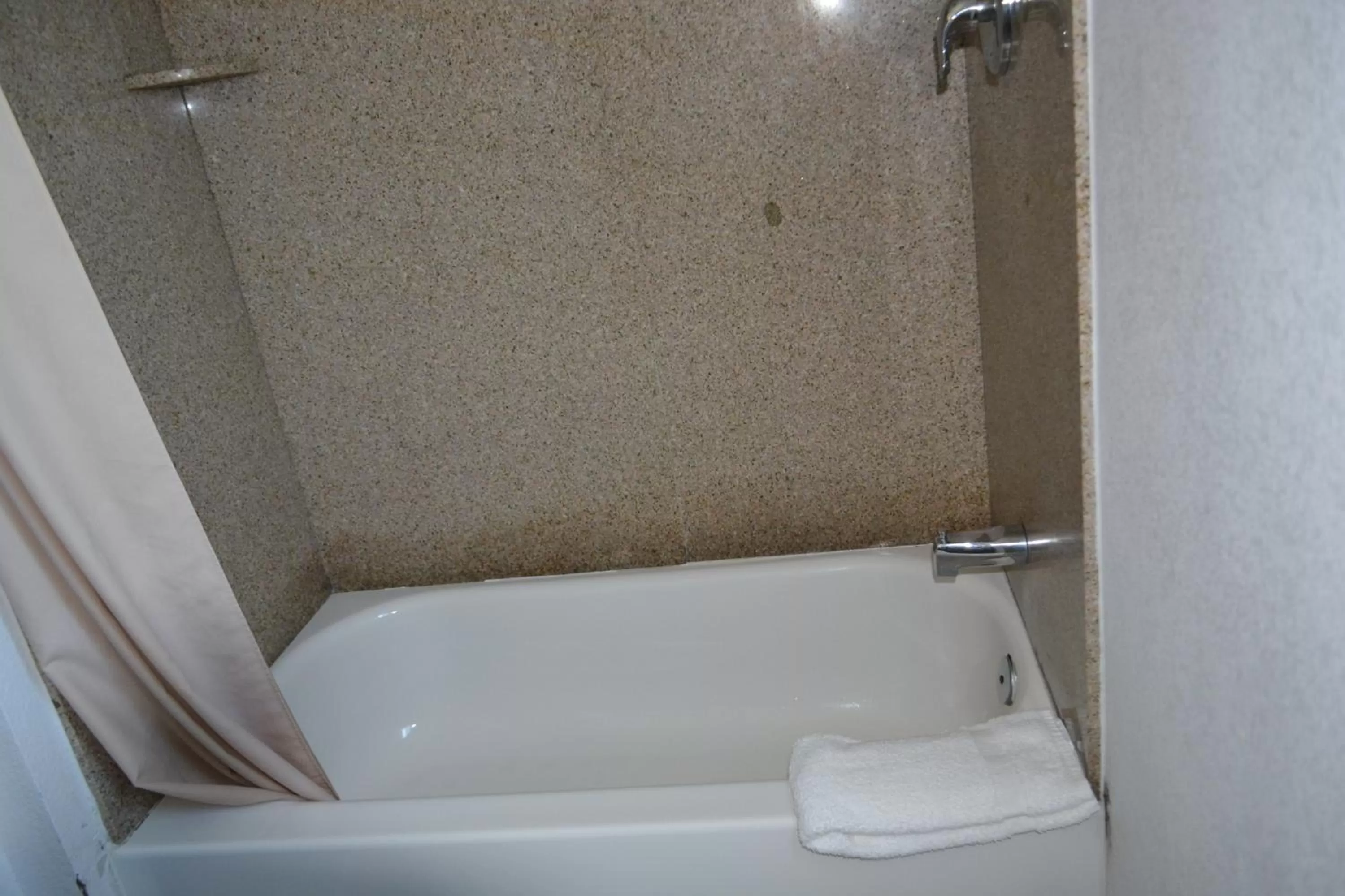 Harbor Inn & Suites Oceanside