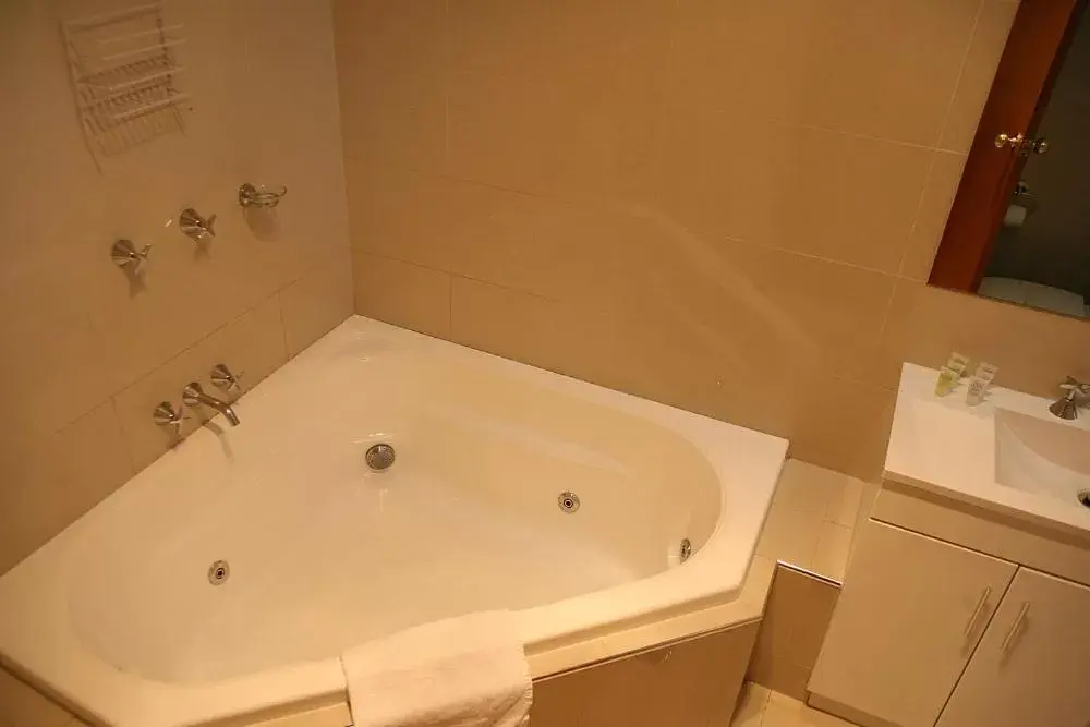 Bathroom in Footscray Motor Inn and Serviced Apartments