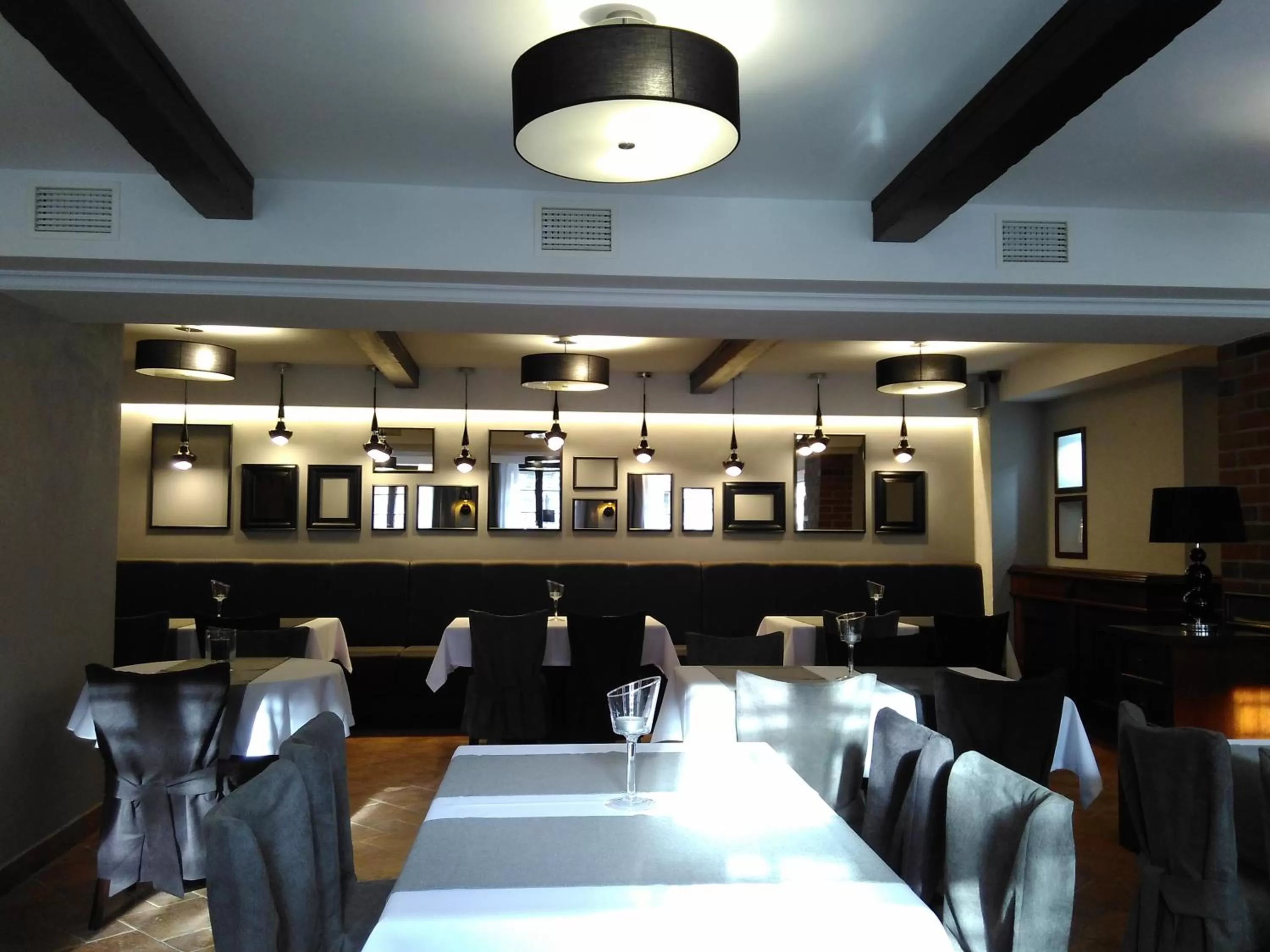 Restaurant/places to eat in Hotel Kolorowa