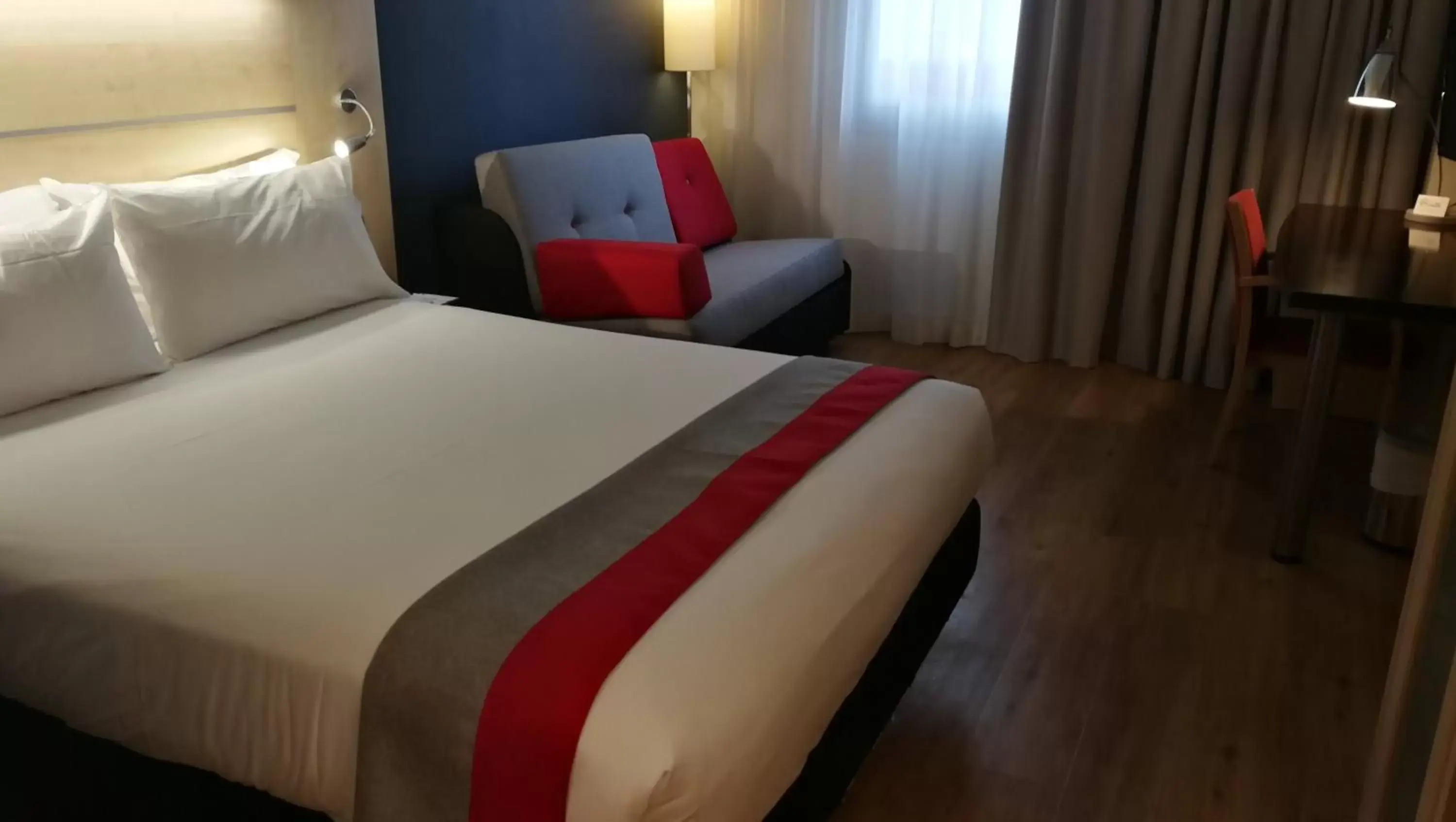 Photo of the whole room, Bed in Holiday Inn Express Málaga Airport, an IHG Hotel