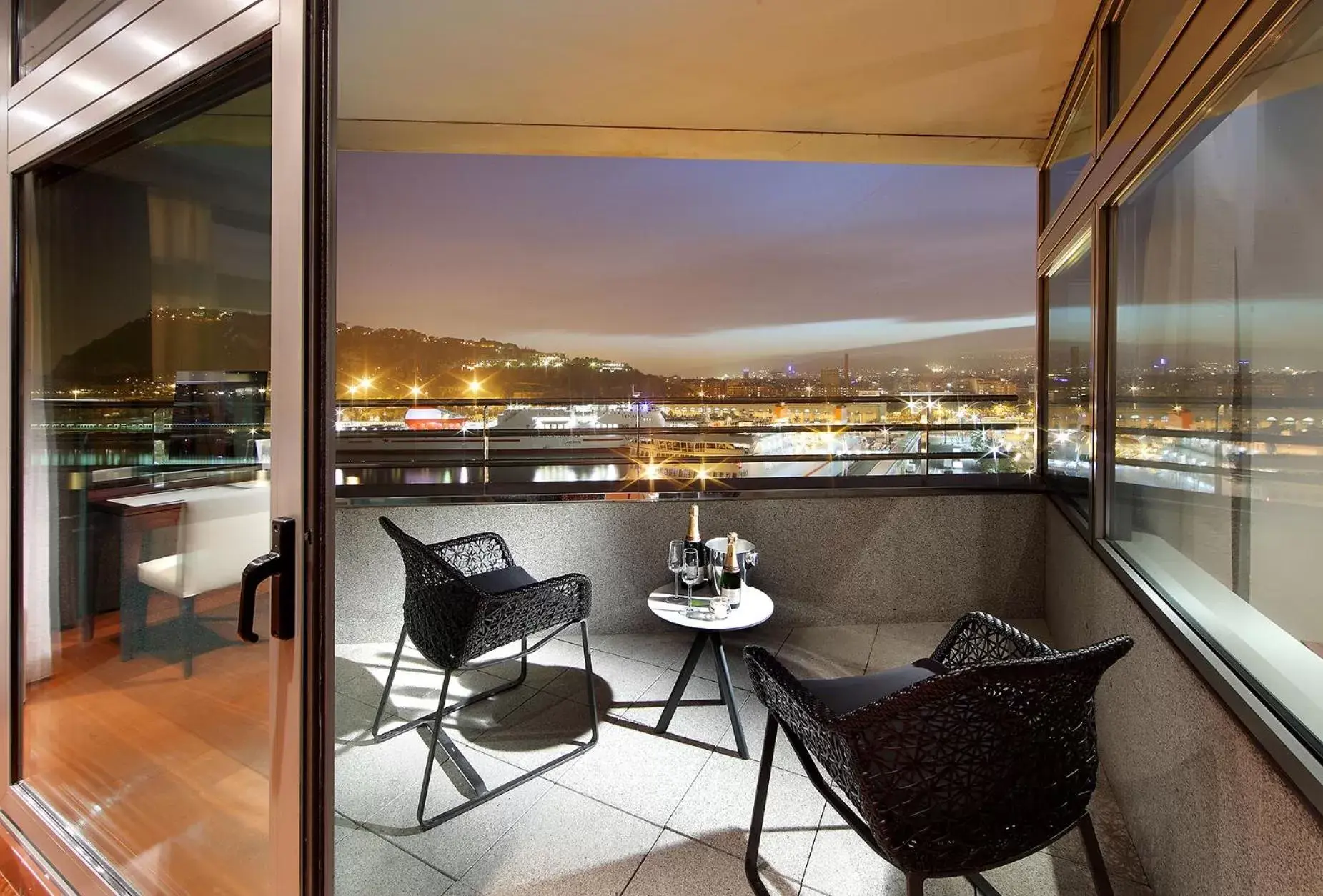 View (from property/room), Balcony/Terrace in Eurostars Grand Marina Hotel GL