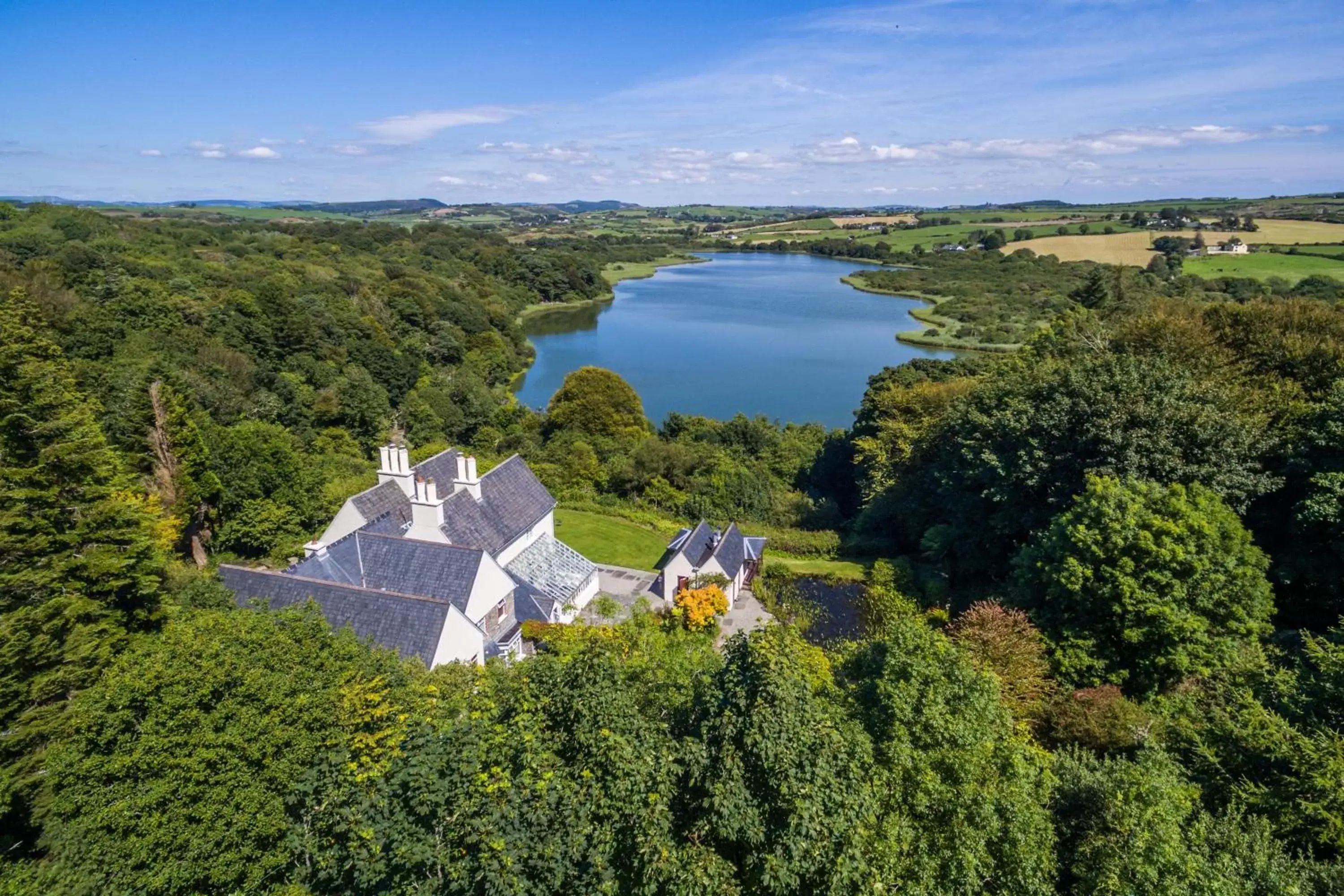 Property building, Bird's-eye View in Liss Ard Estate