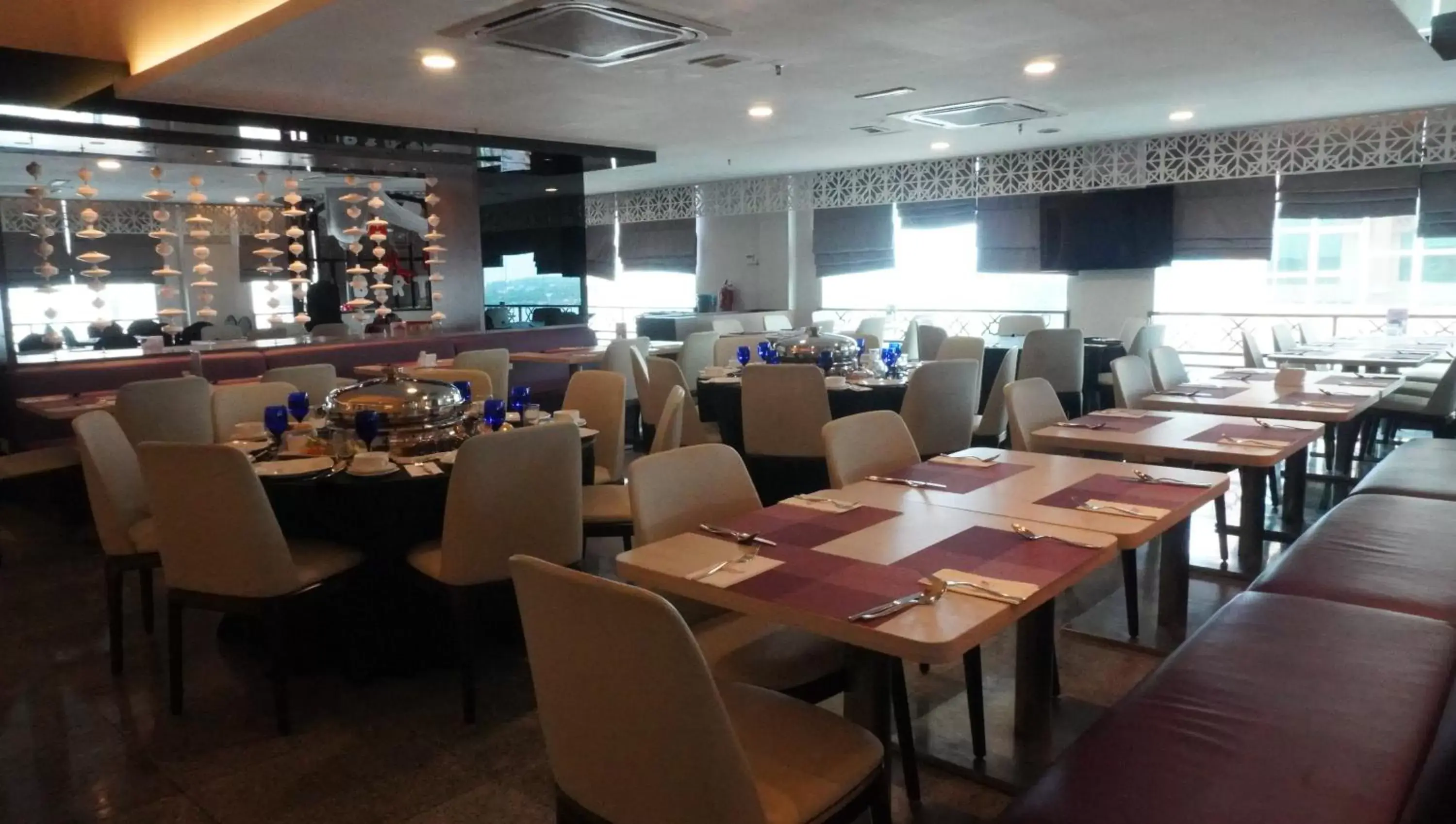 Restaurant/Places to Eat in Paya Bunga Hotel