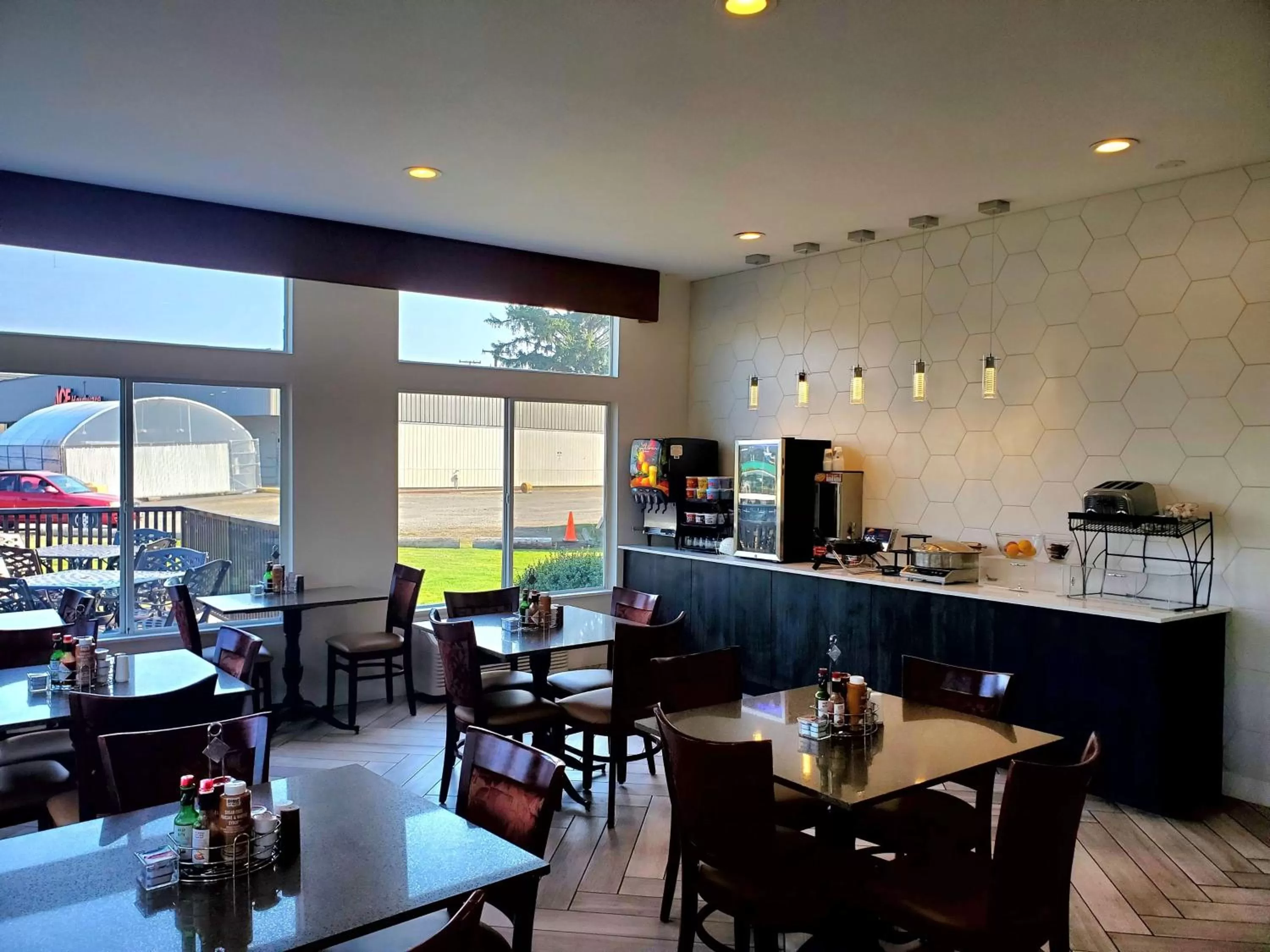 Breakfast in Best Western Salbasgeon Inn & Suites