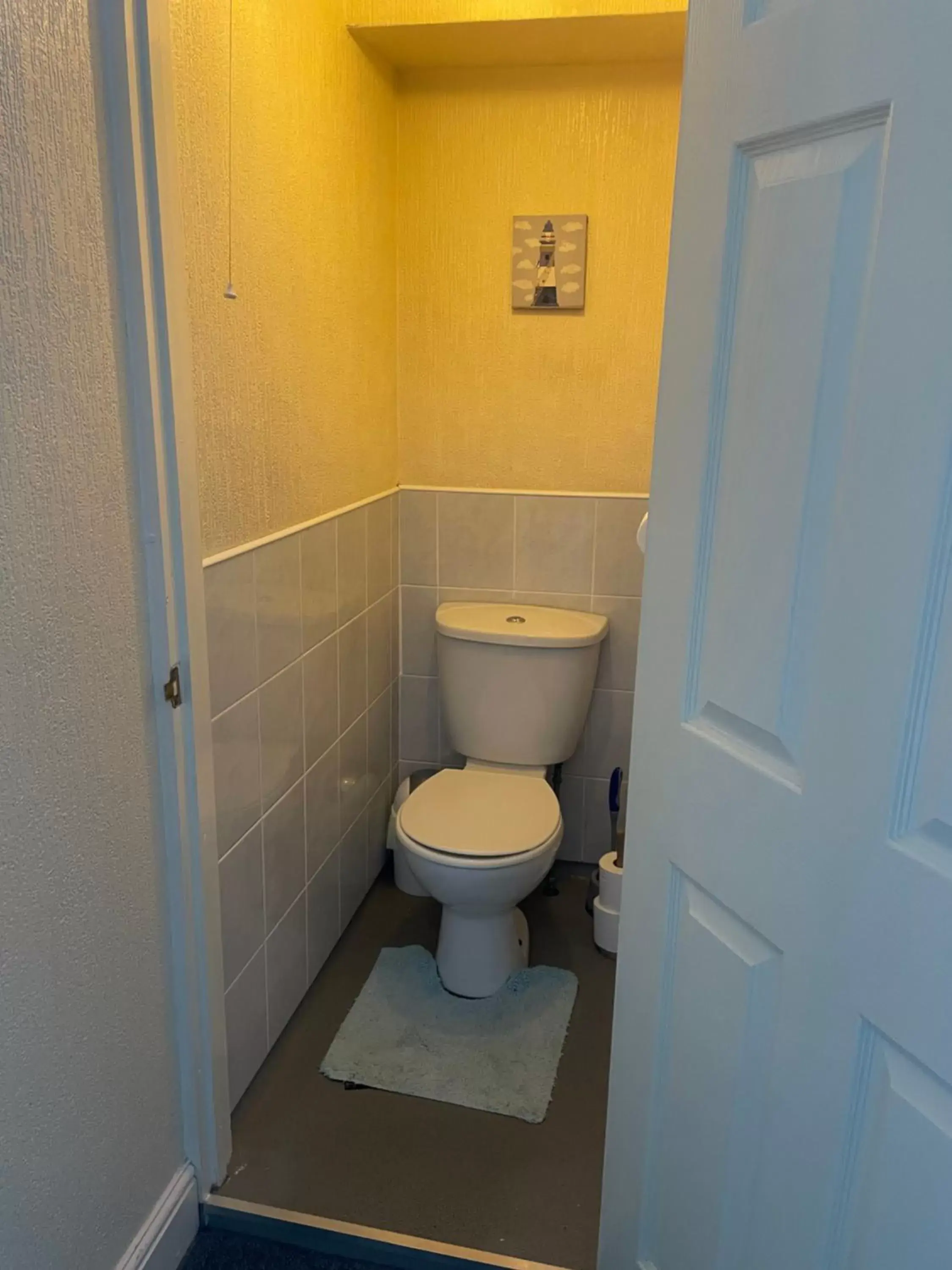 Bathroom in Ivydene Guest House