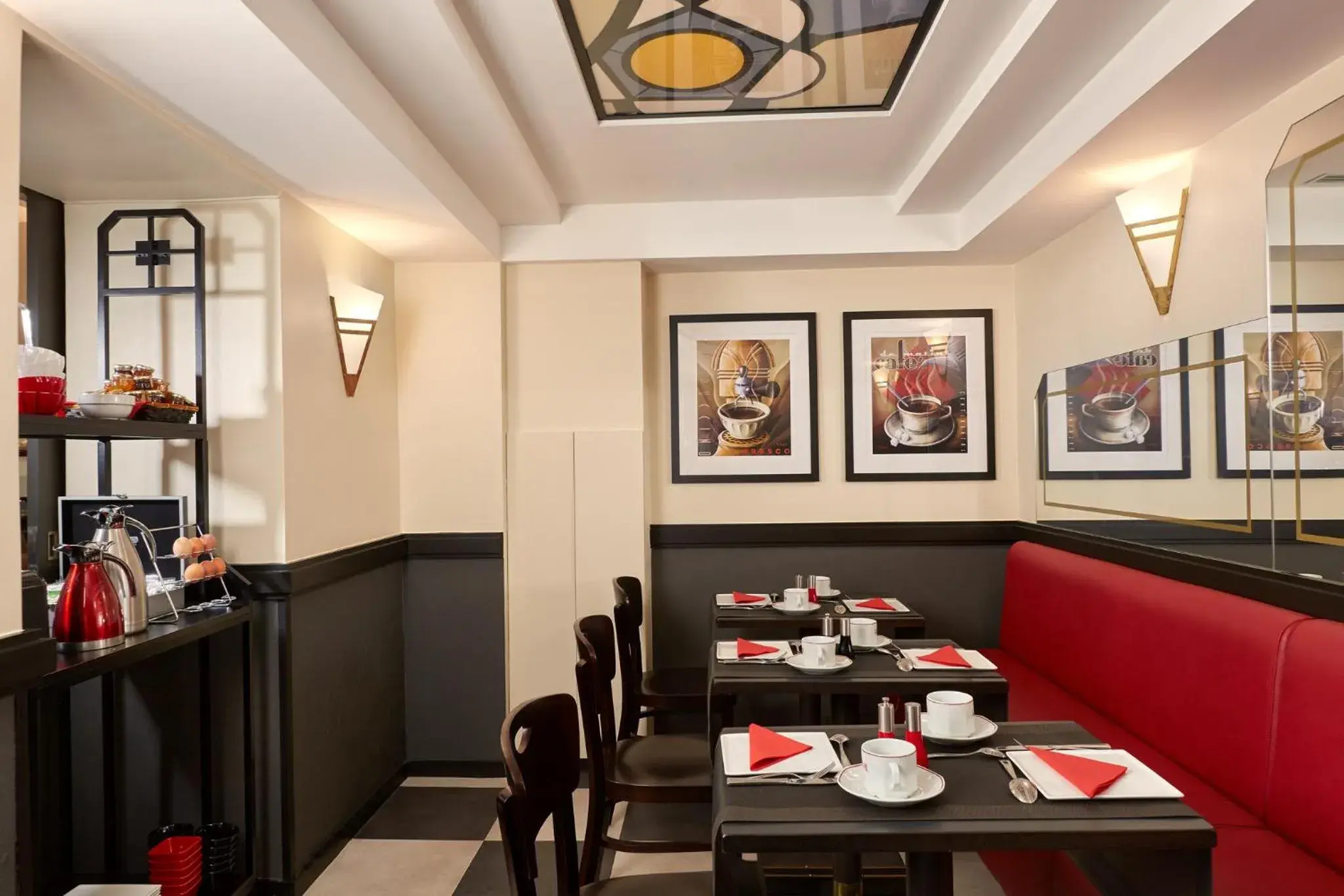 Buffet breakfast, Restaurant/Places to Eat in Hôtel Raspail Montparnasse