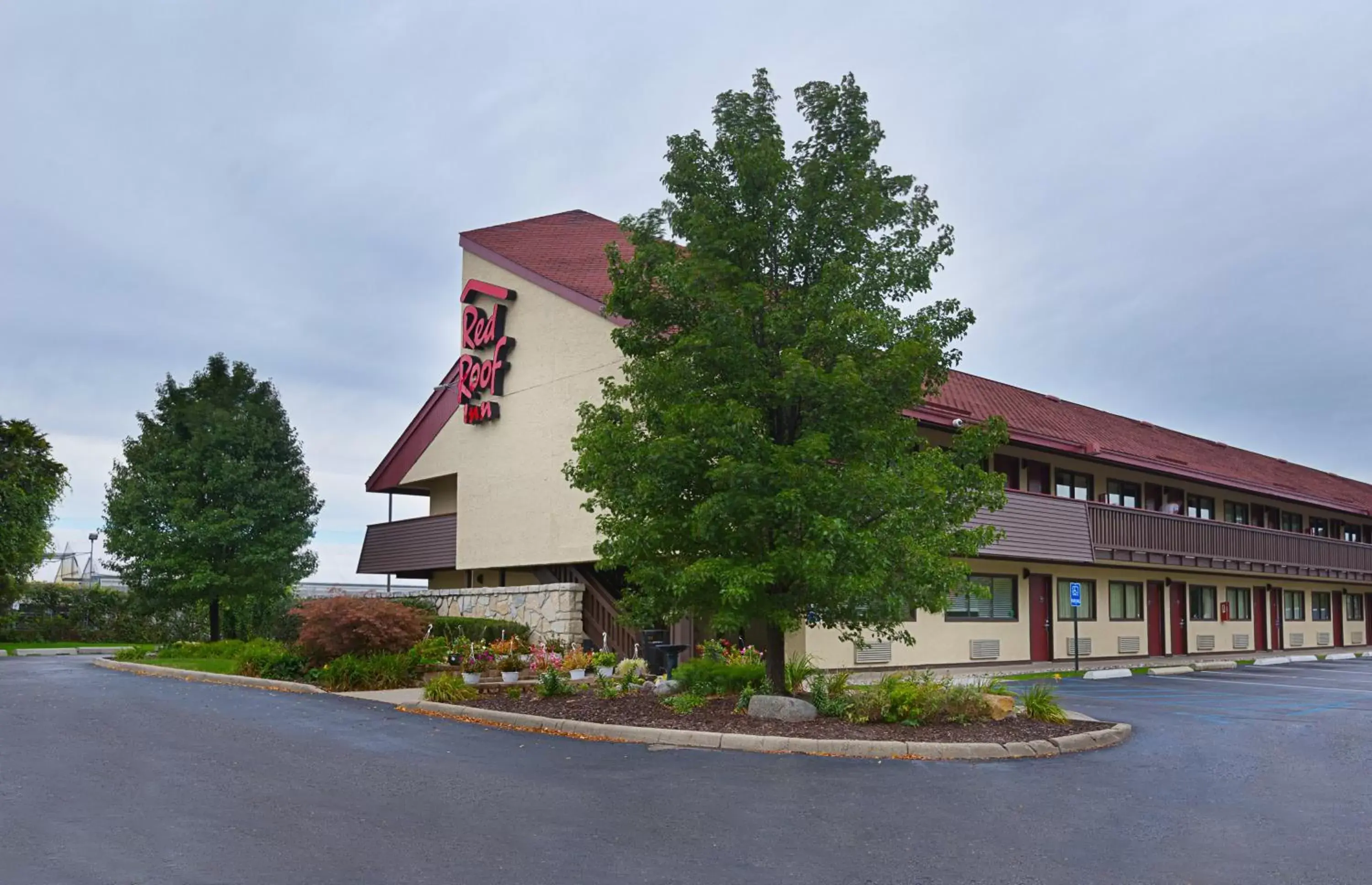 Property Building in Red Roof Inn Lansing West - MSU