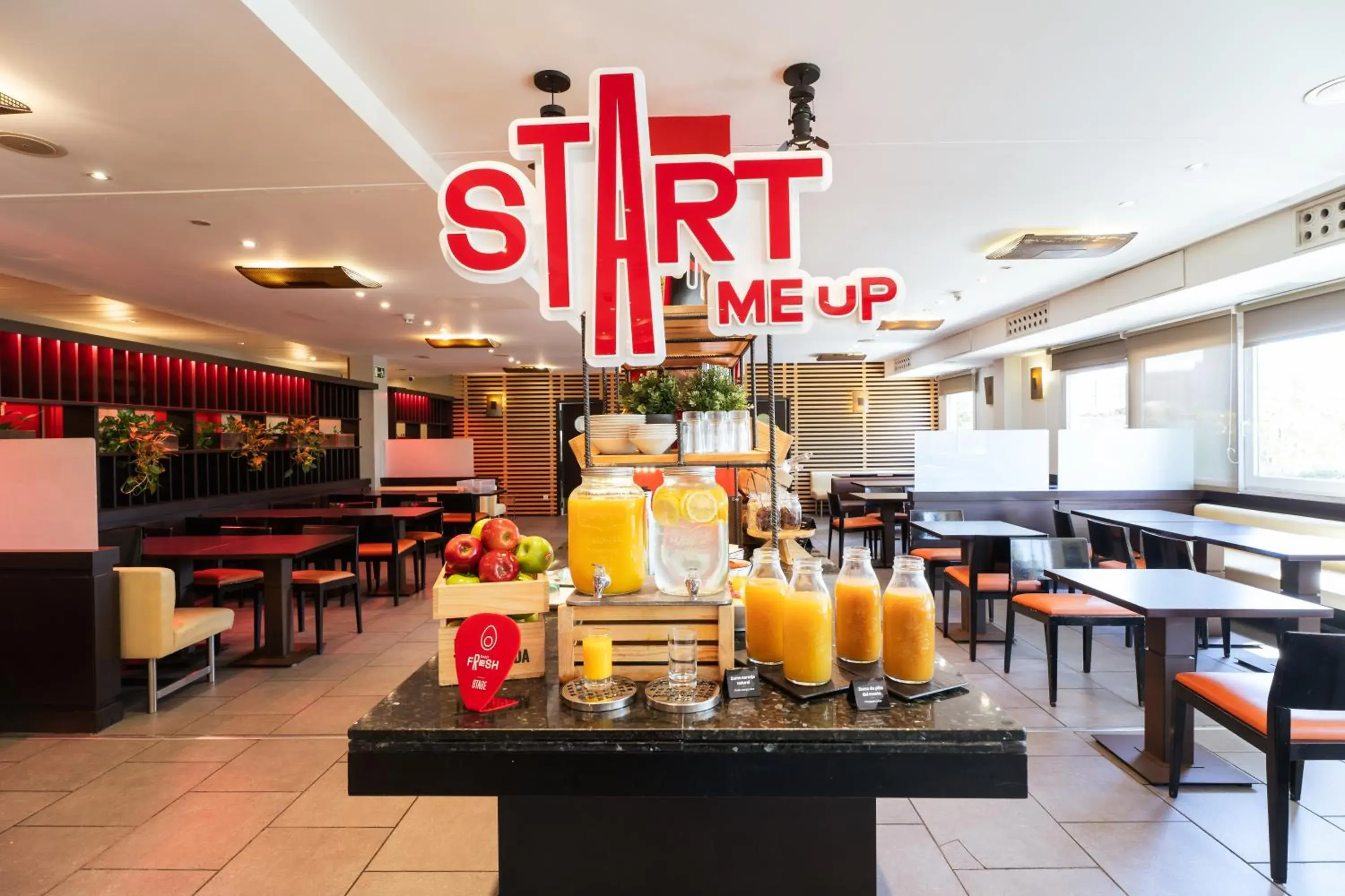 Breakfast, Restaurant/Places to Eat in Ibis Madrid Alcorcon Tresaguas