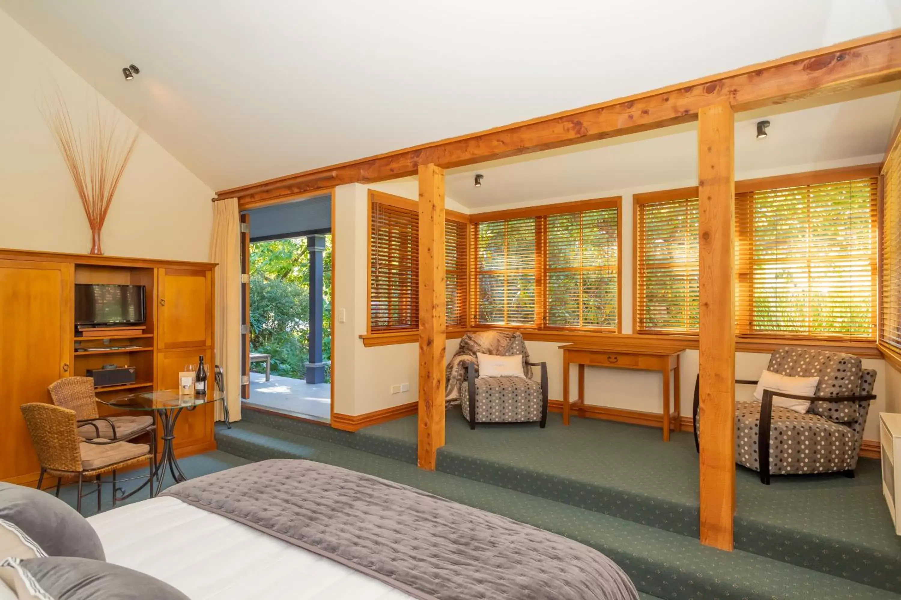 Bed in Arrowtown House Boutique Hotel