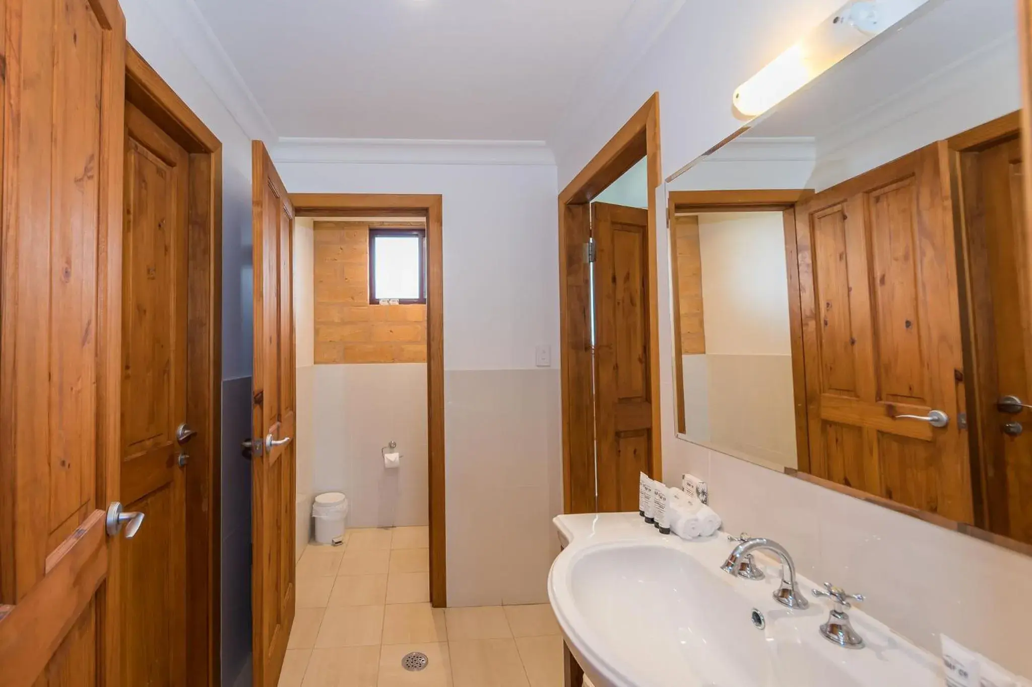 Bathroom in Clarendon Forest Retreat