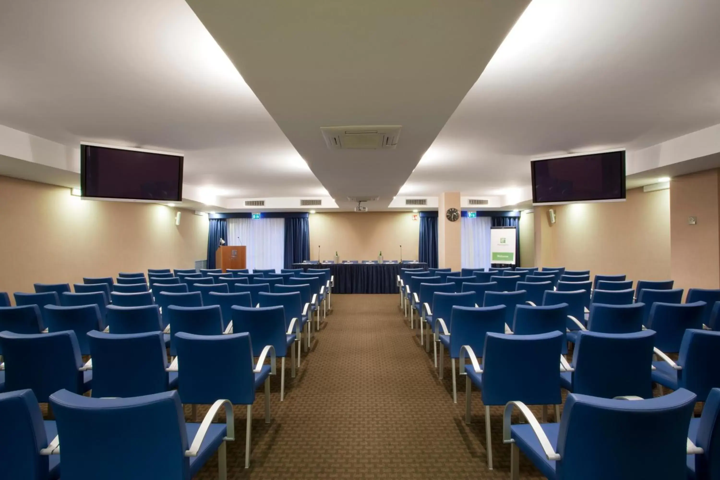 Meeting/conference room in Holiday Inn Salerno-Cava De' Tirreni, an IHG Hotel