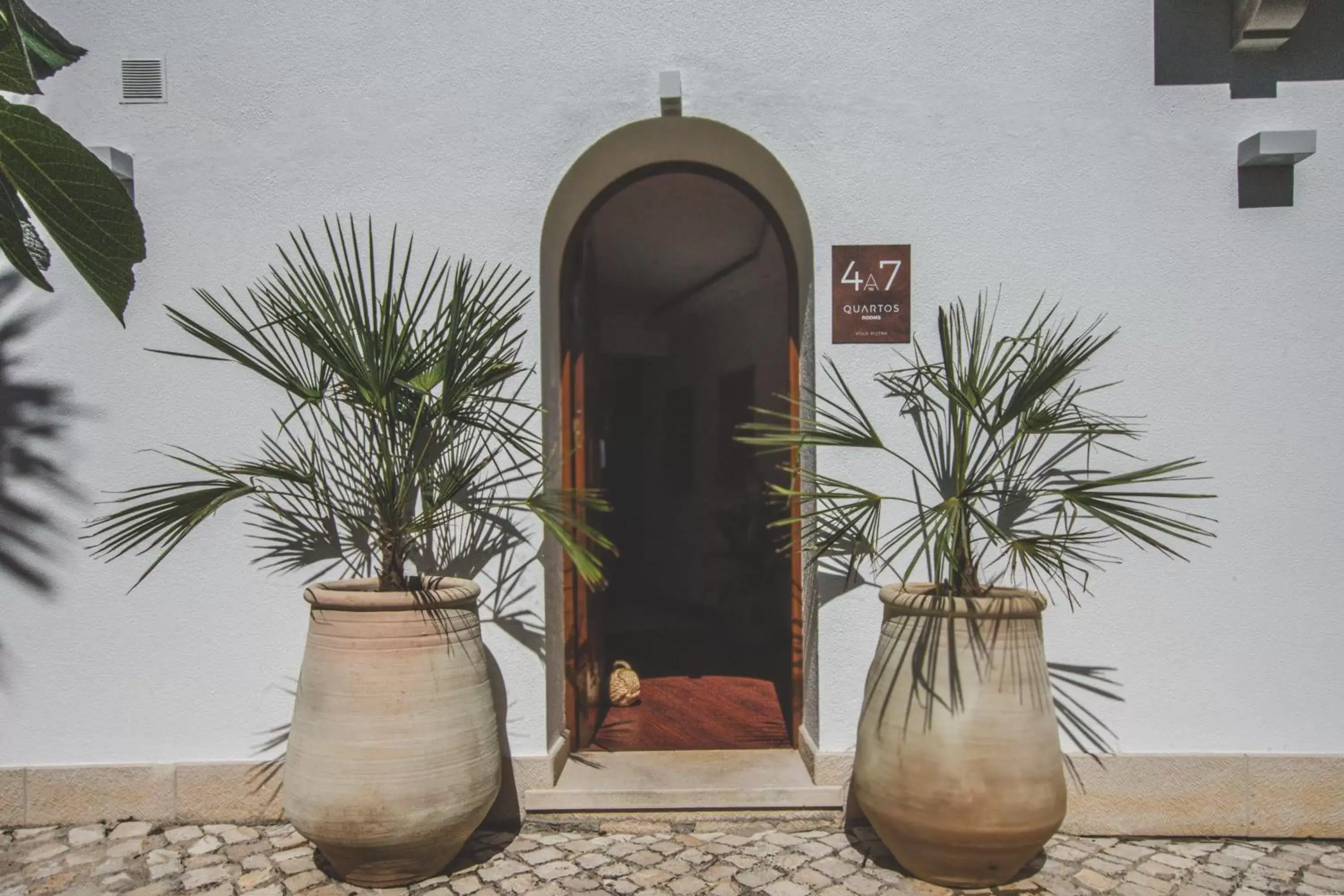 Facade/entrance in Villa Pietra Estoril Eco Guesthouse