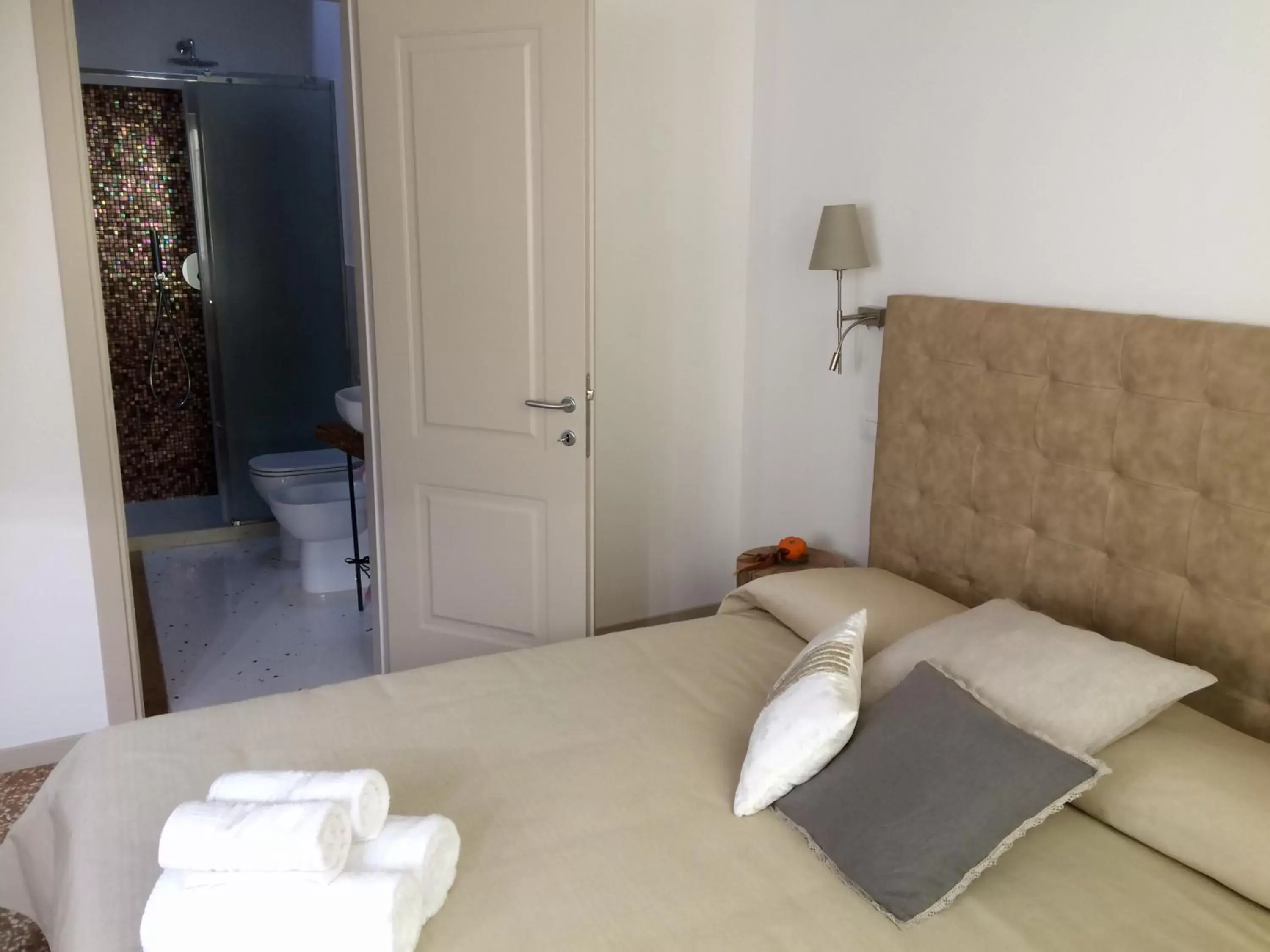 Bathroom, Bed in B&B Al Pozzo di Luce