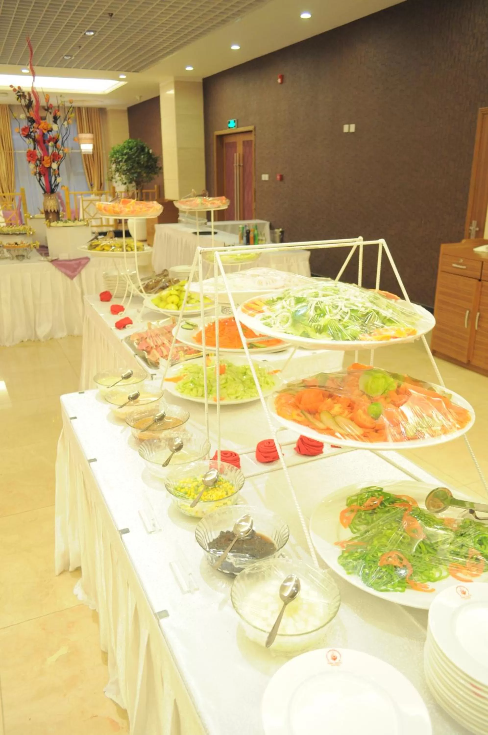 Restaurant/places to eat in Sogecoa Golden Peacock