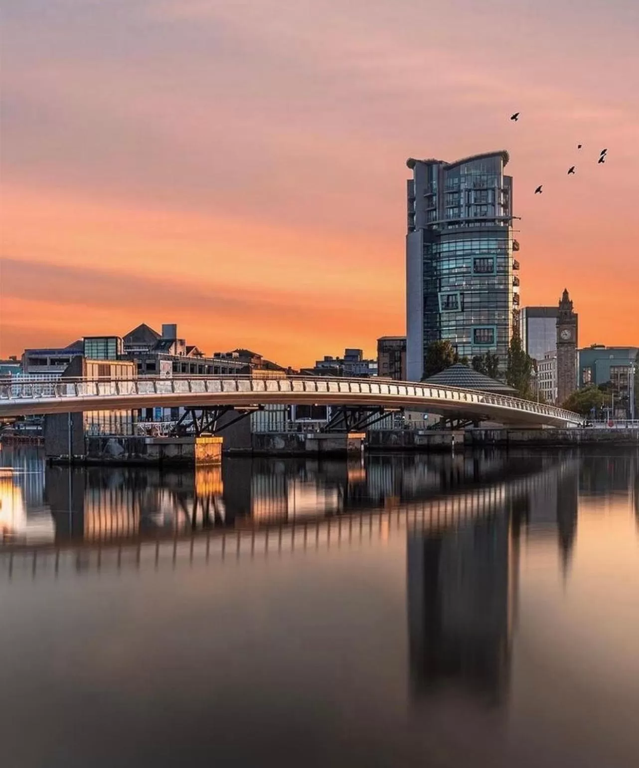 Sunrise/Sunset in James Clow Bed & Breakfast