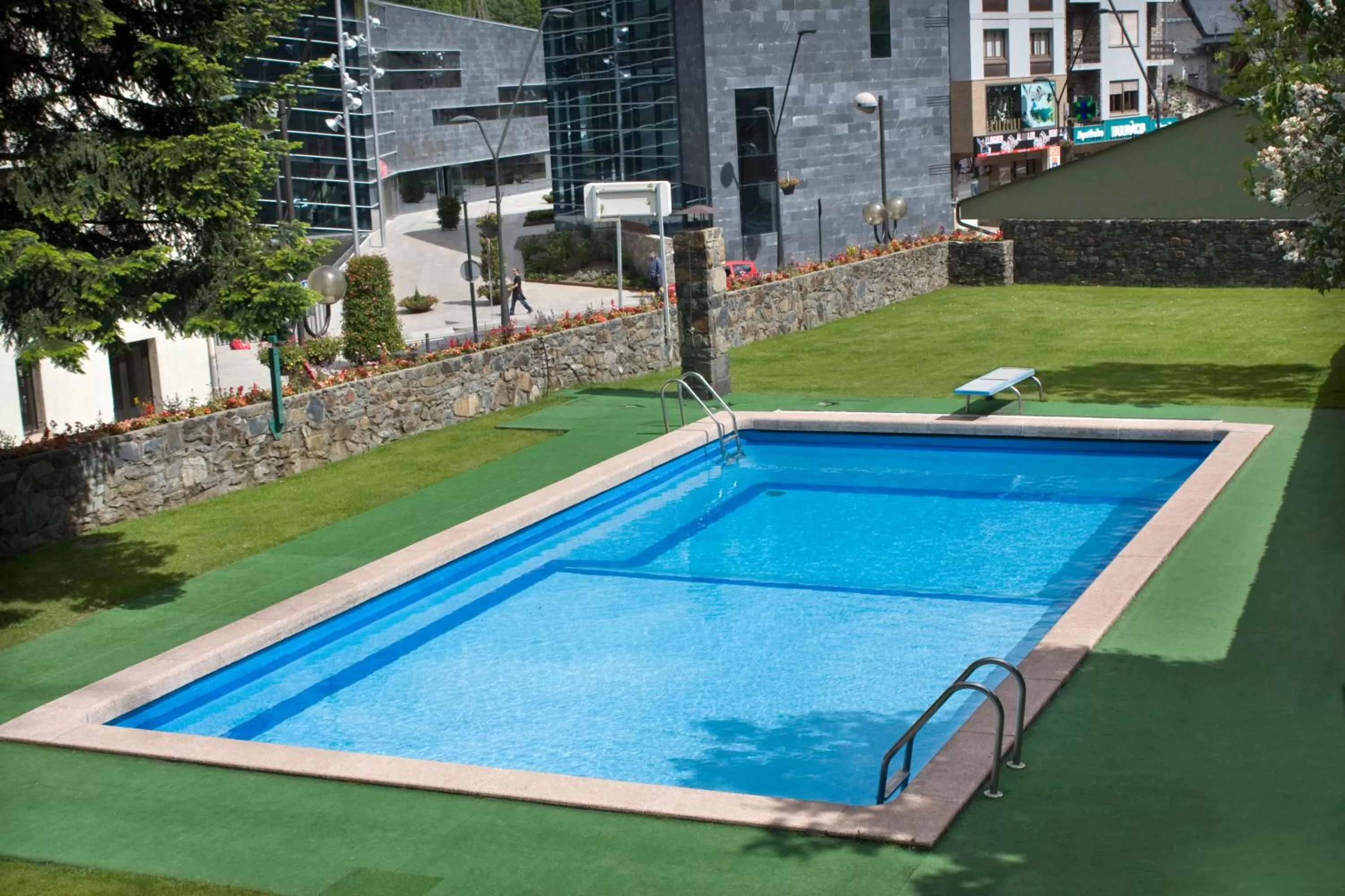 Swimming pool in Rutllan & Spa