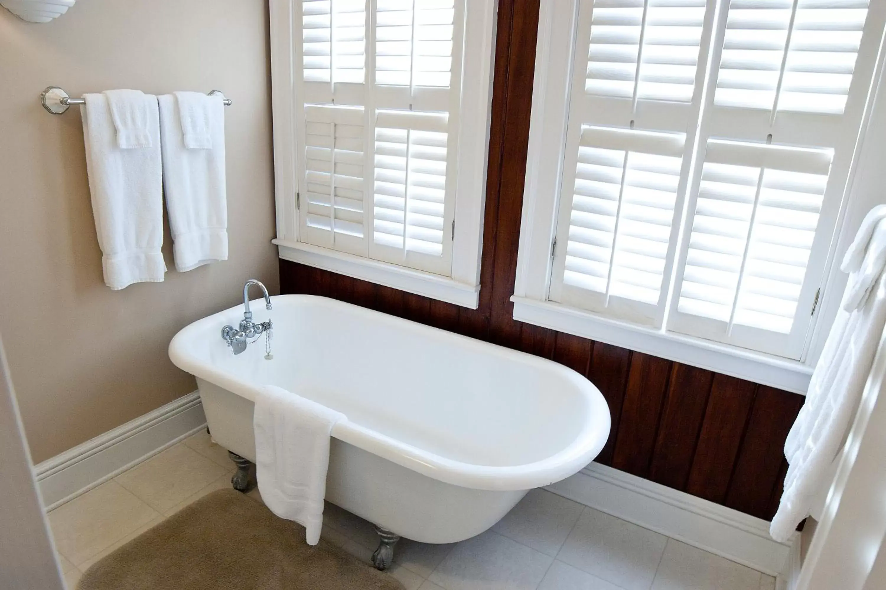 Bathroom in DeSoto Beach Bed and Breakfast