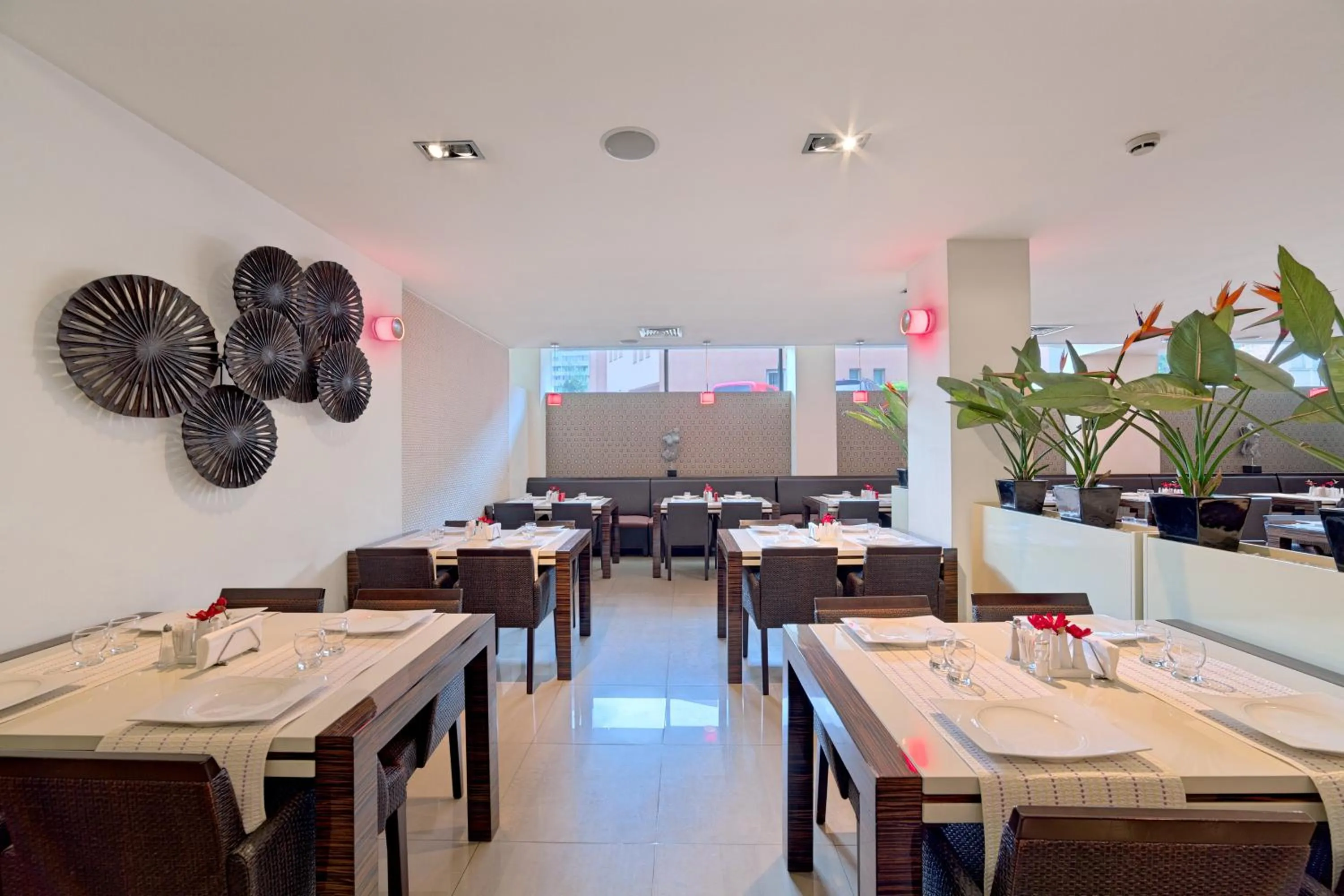 Restaurant/places to eat in Hotel Cubix