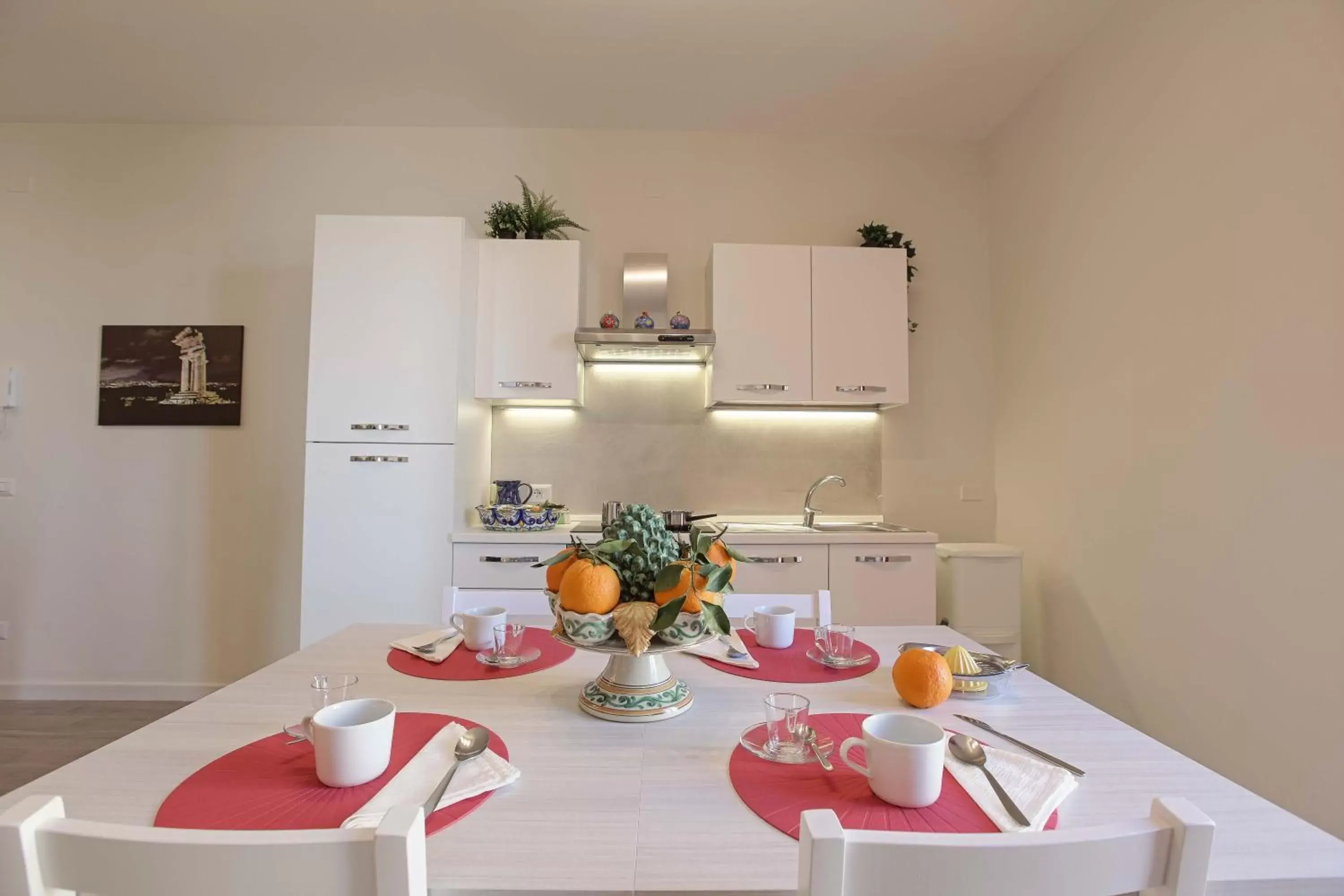 Dining Area in Esseneto Rooms