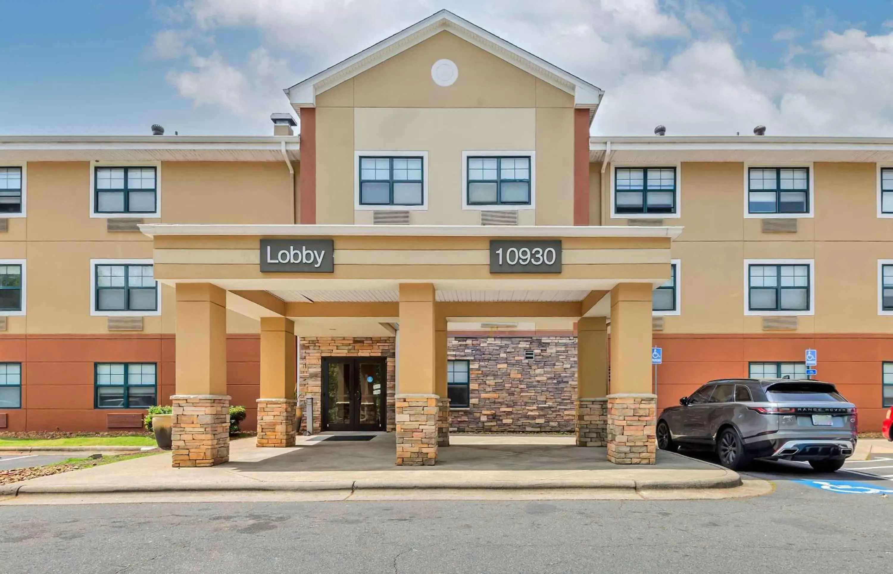 Property Building in Extended Stay America Suites - Charlotte - Pineville - Park Rd