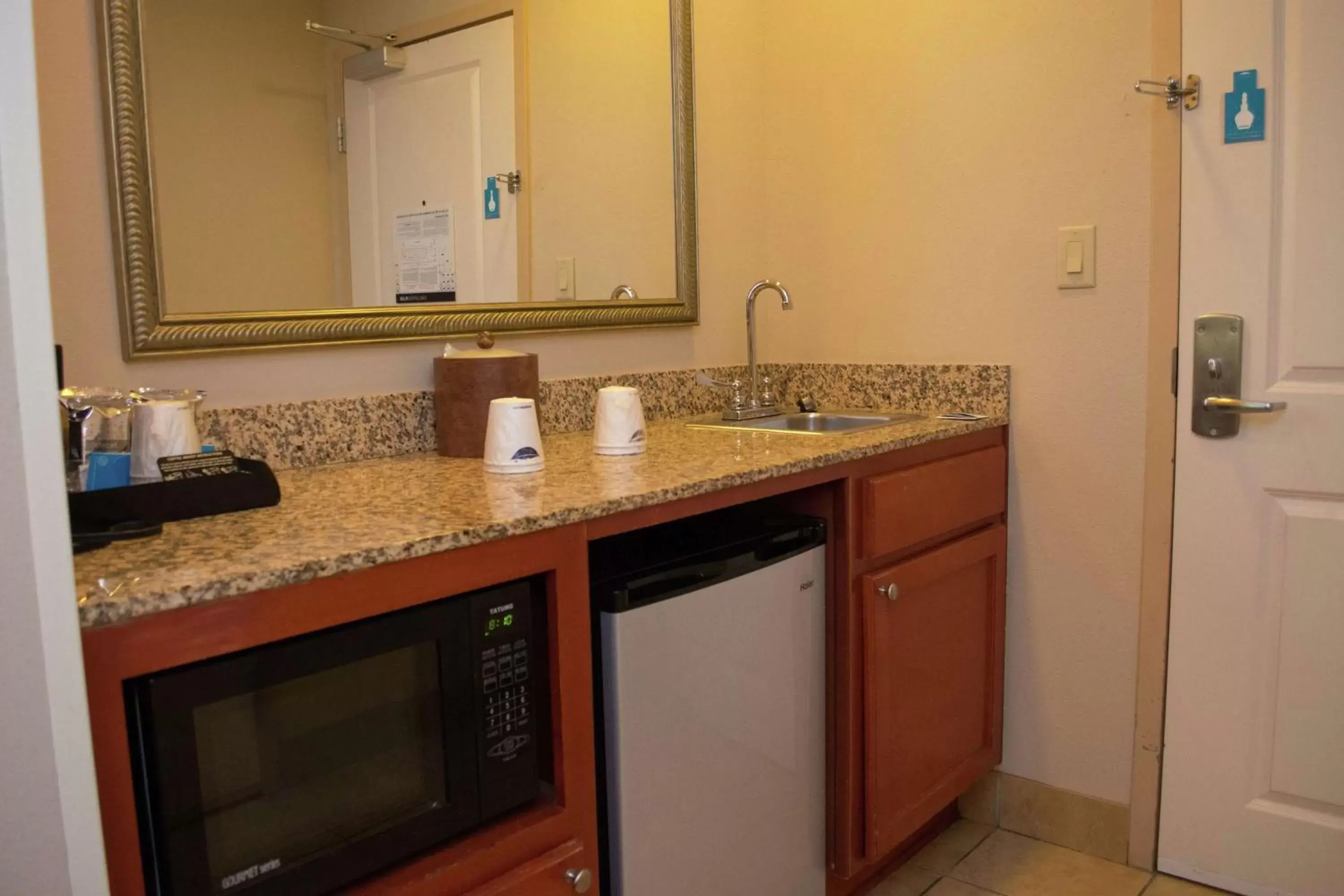 Kitchen or kitchenette, Kitchen/Kitchenette in Hampton Inn Montgomery-South-Airport